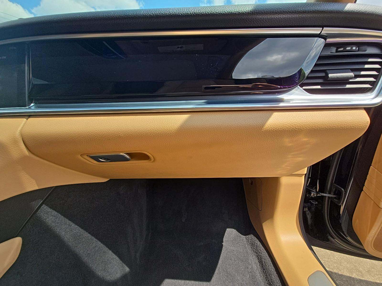 2017 Porsche Panamera Base RWD