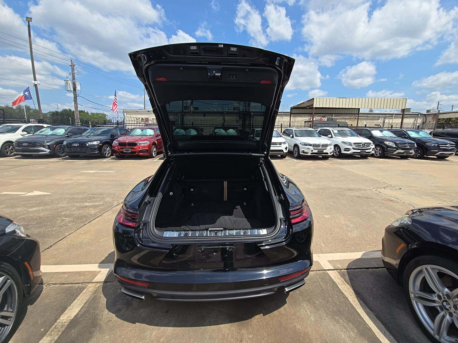 2017 Porsche Panamera Base RWD