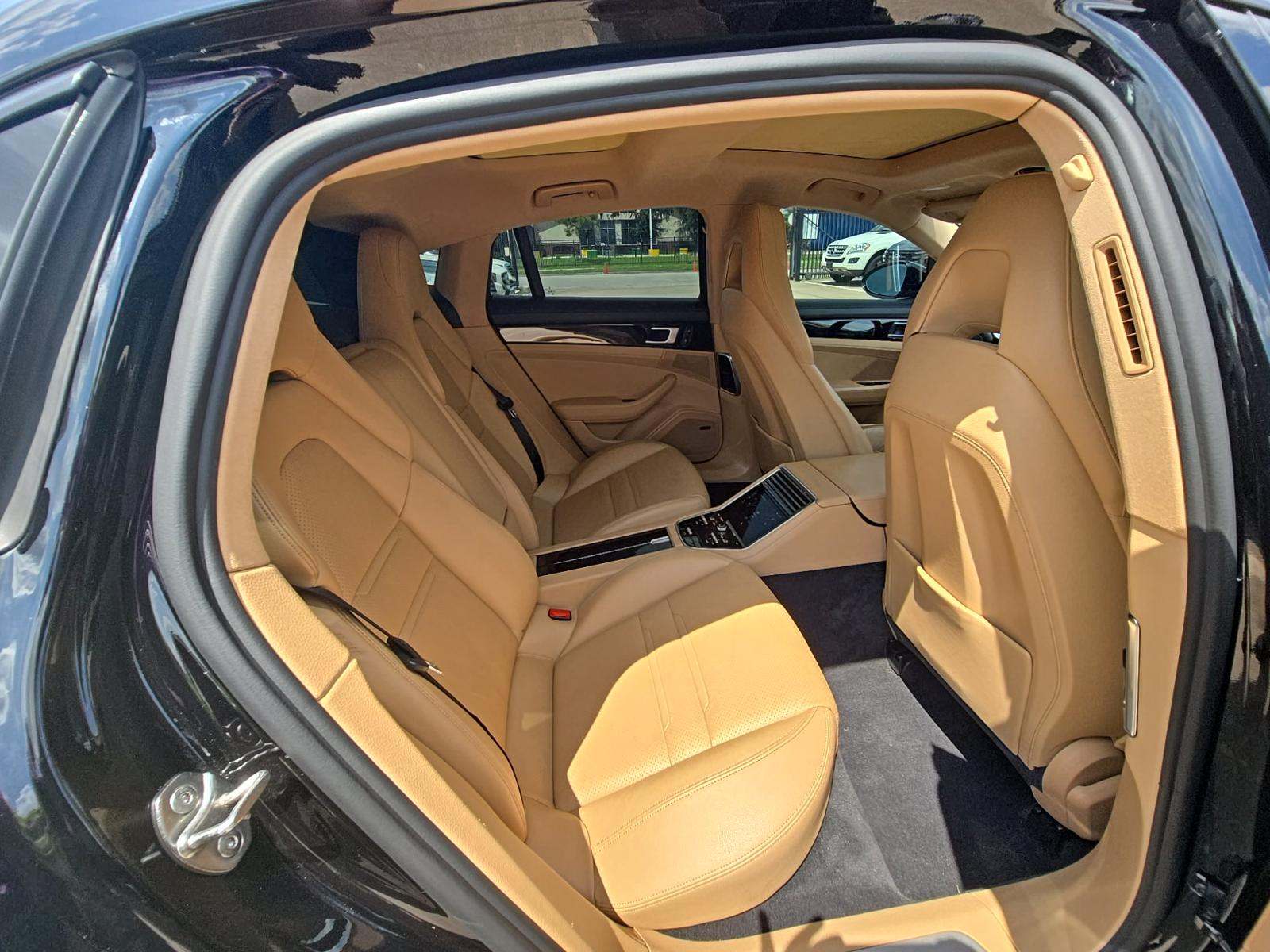 2017 Porsche Panamera Base RWD