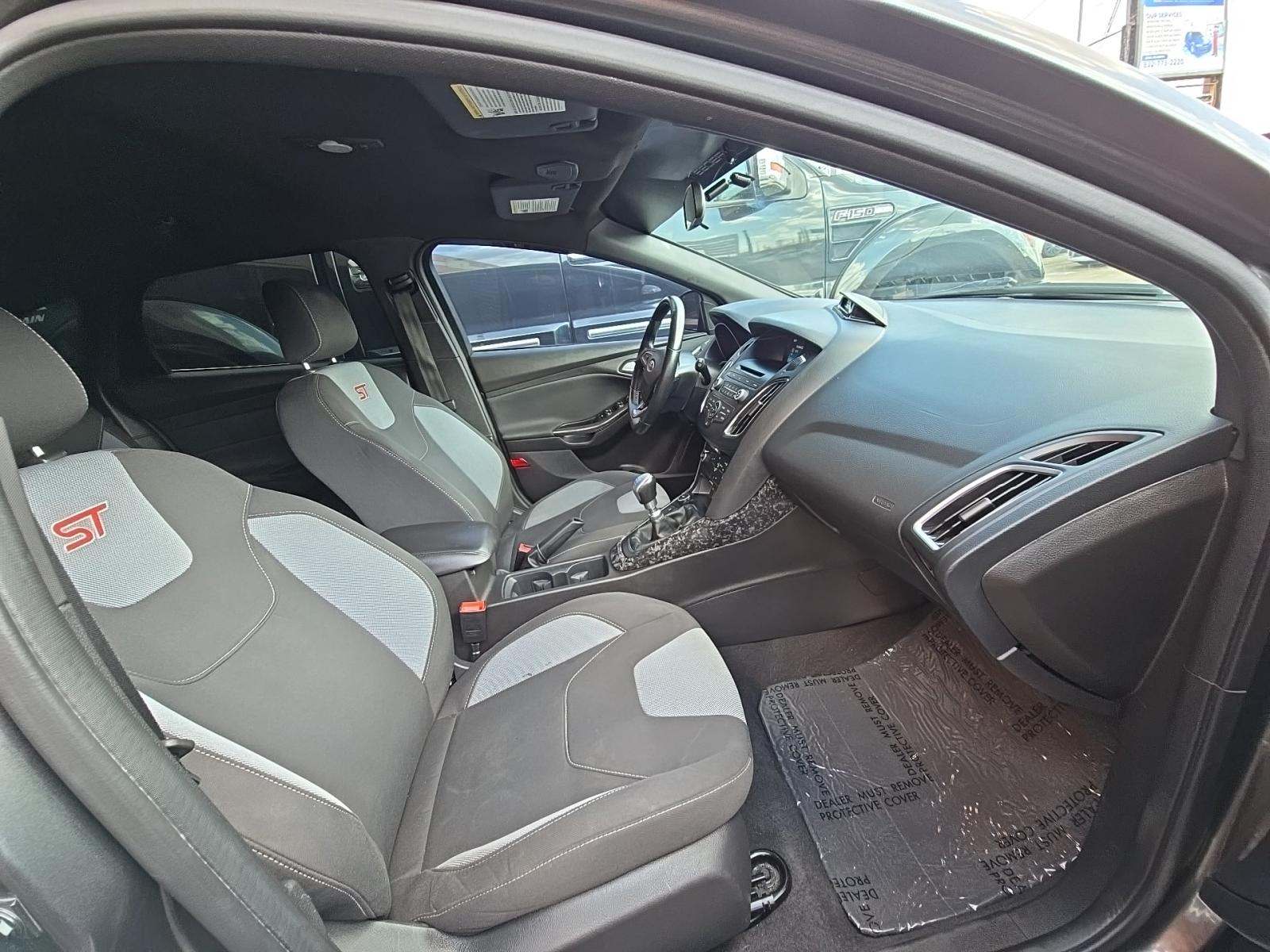 2016 Ford Focus ST FWD