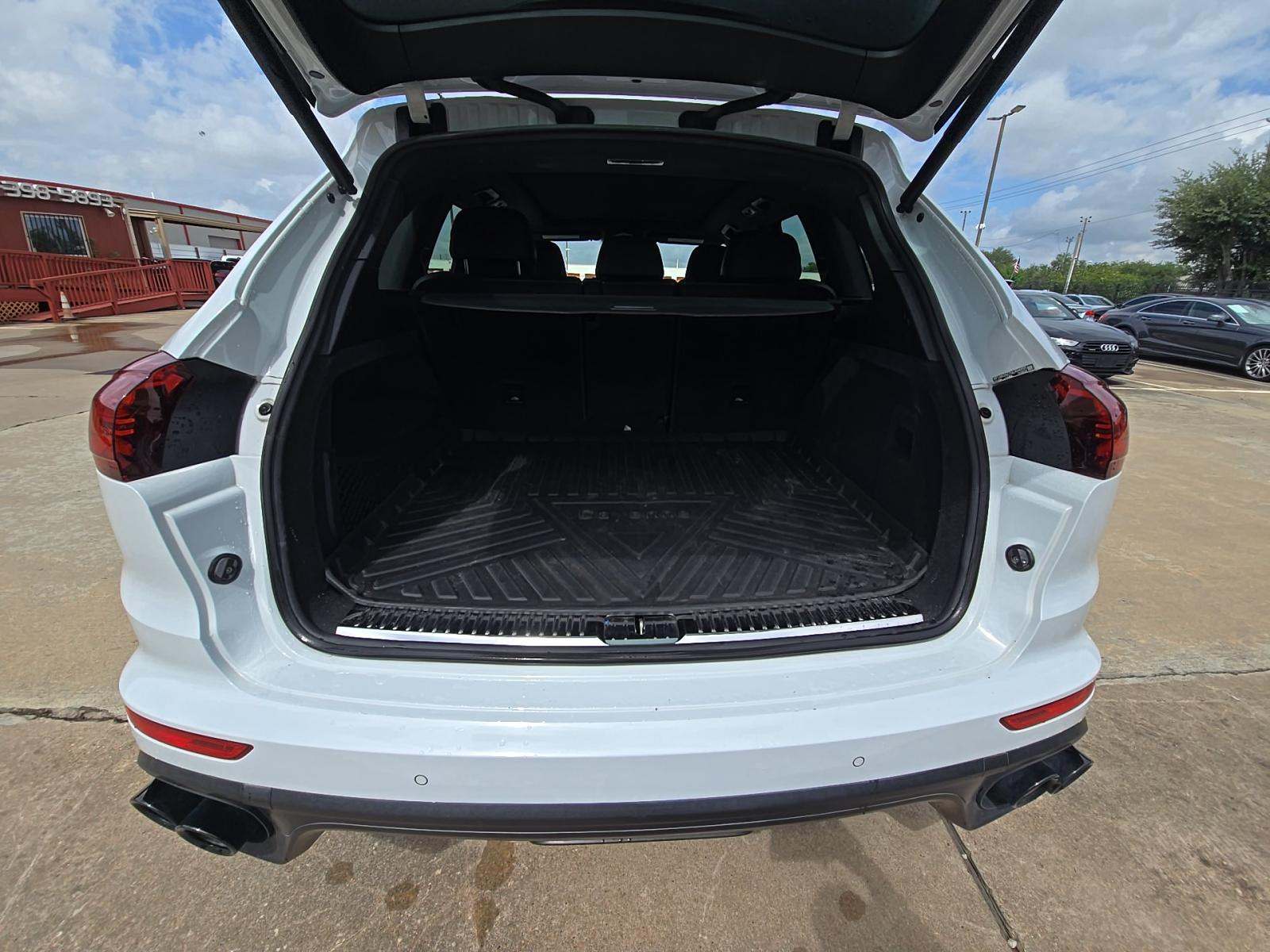 PORSCHE CAYENNE - 10