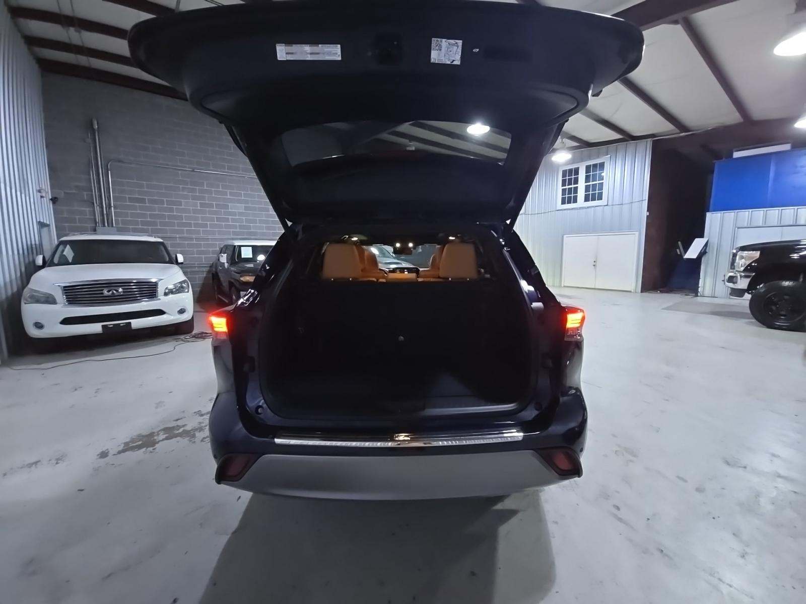 2024 Toyota Highlander Platinum FWD