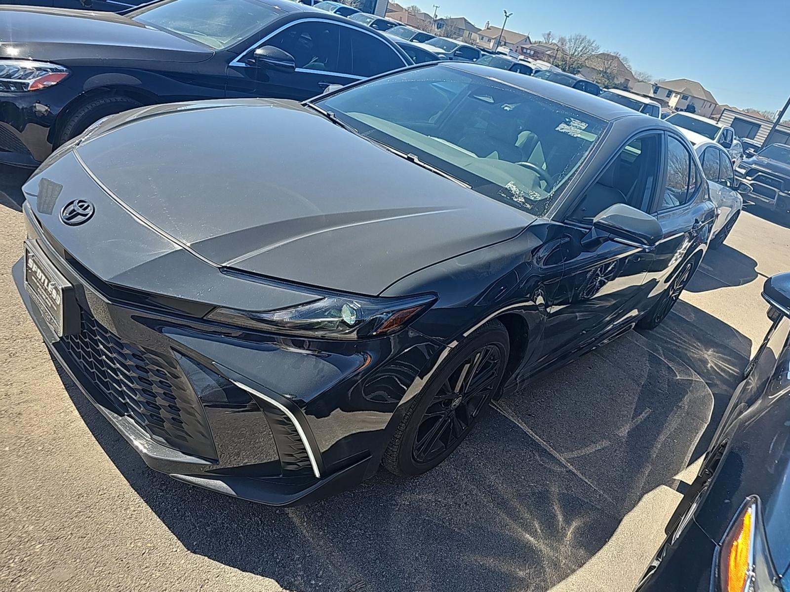 2025 Toyota Camry SE FWD