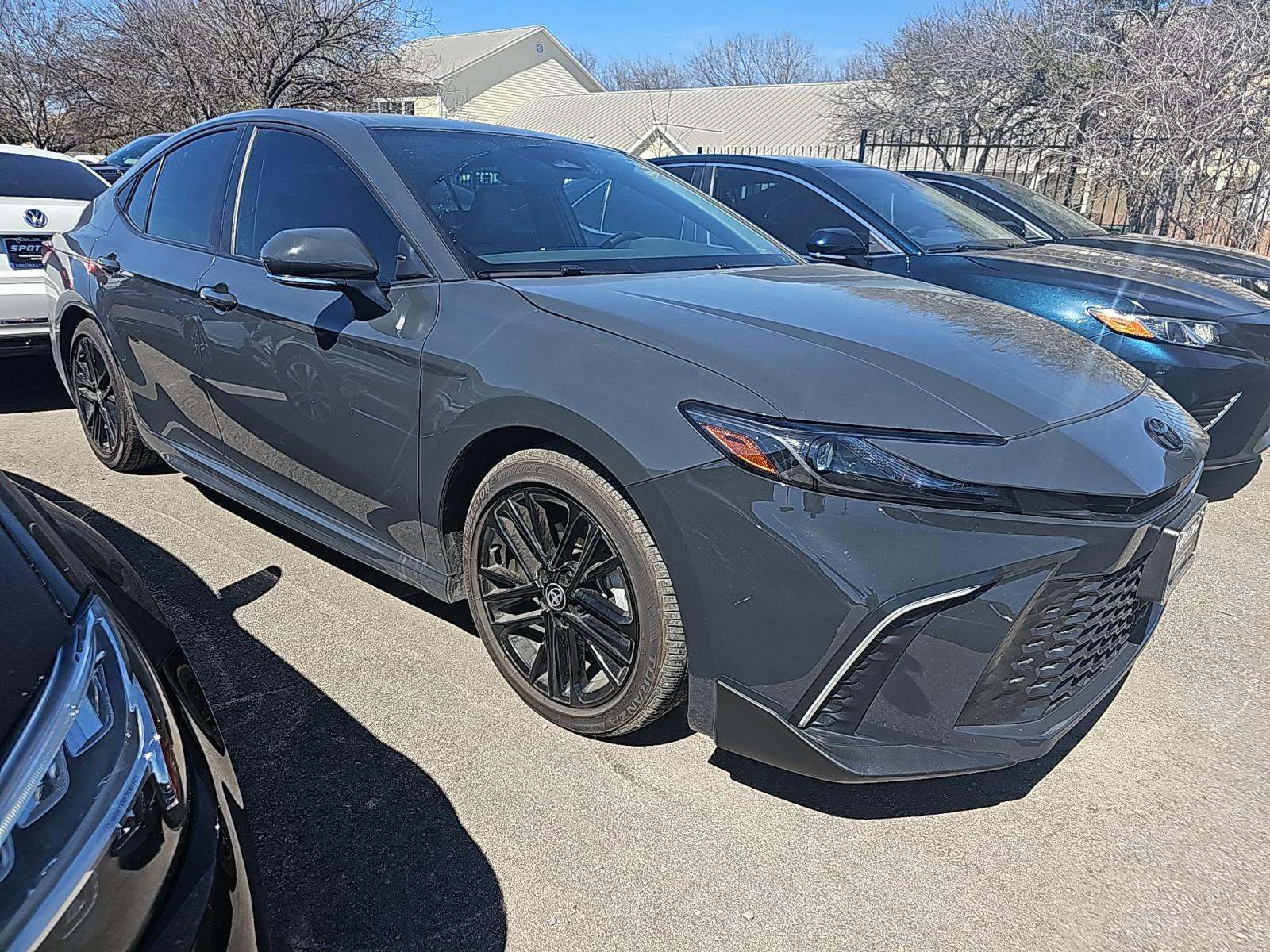 2025 Toyota Camry SE FWD