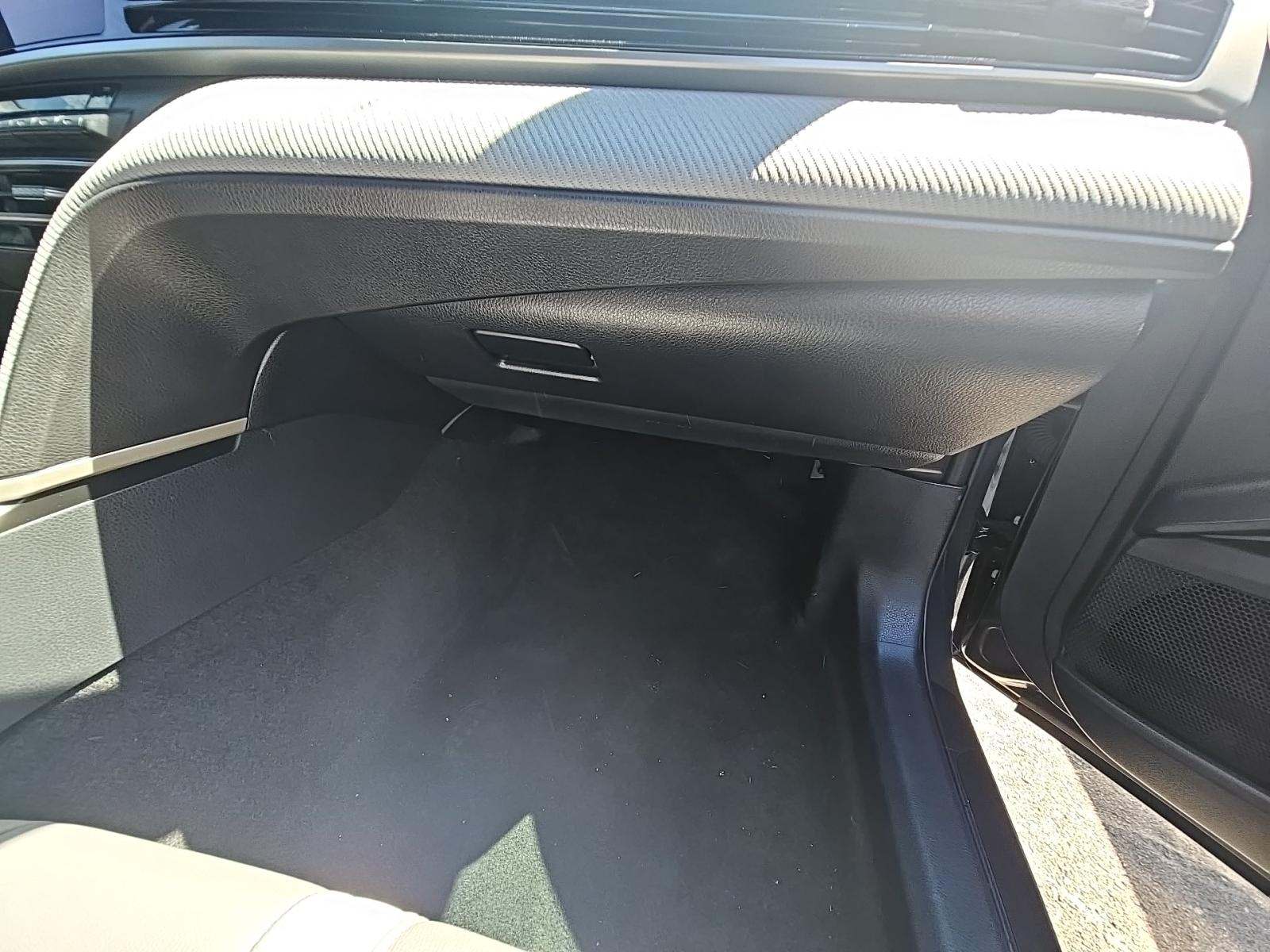 2025 Toyota Camry SE FWD