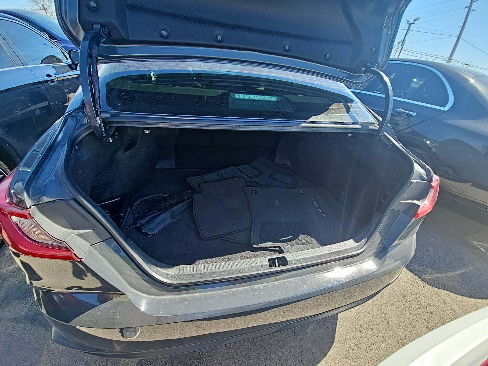 2025 Toyota Camry SE FWD