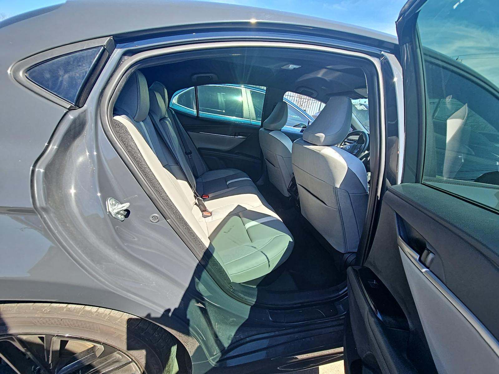 2025 Toyota Camry SE FWD