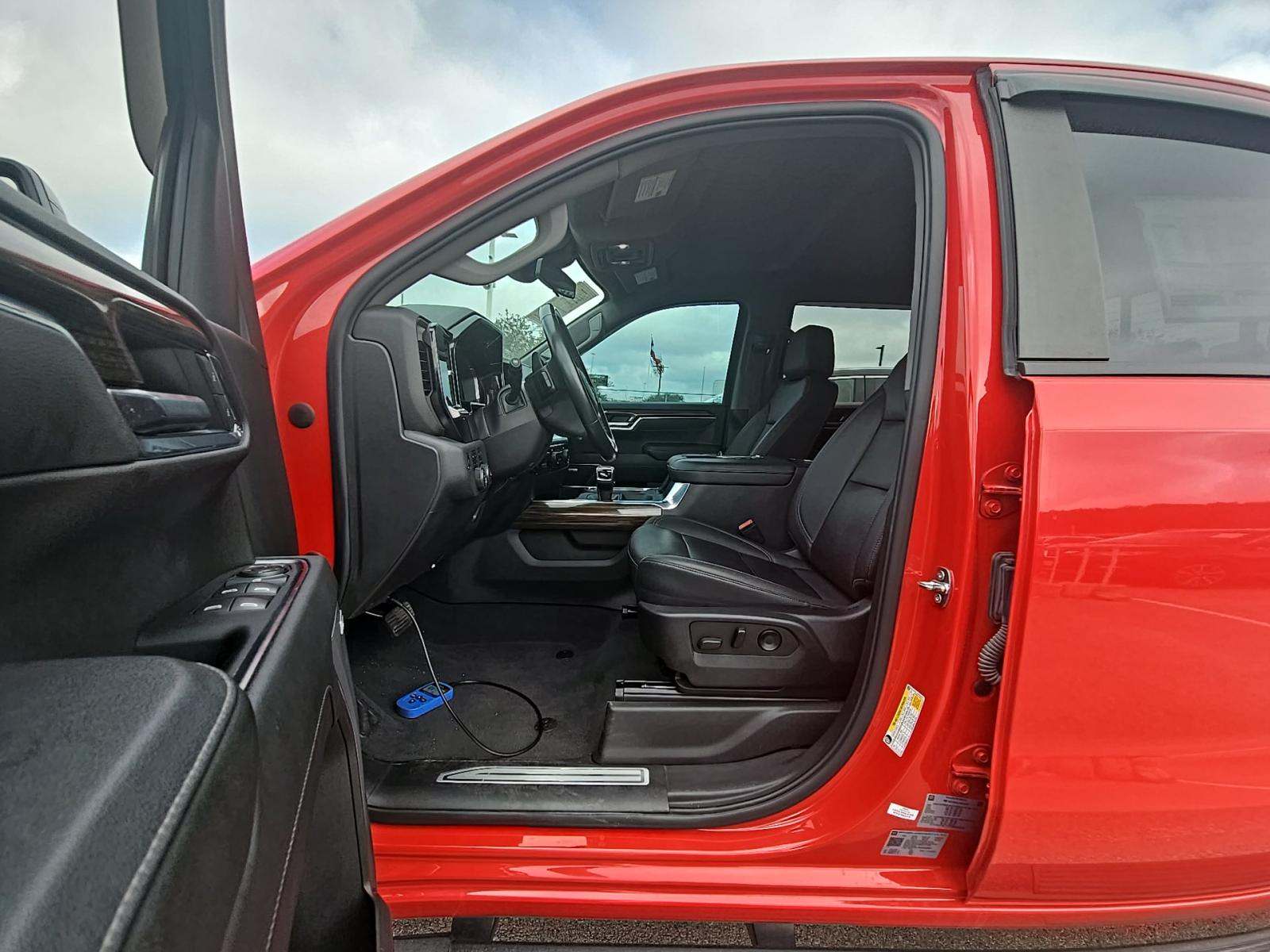 2022 Chevrolet Silverado 1500 RST AWD