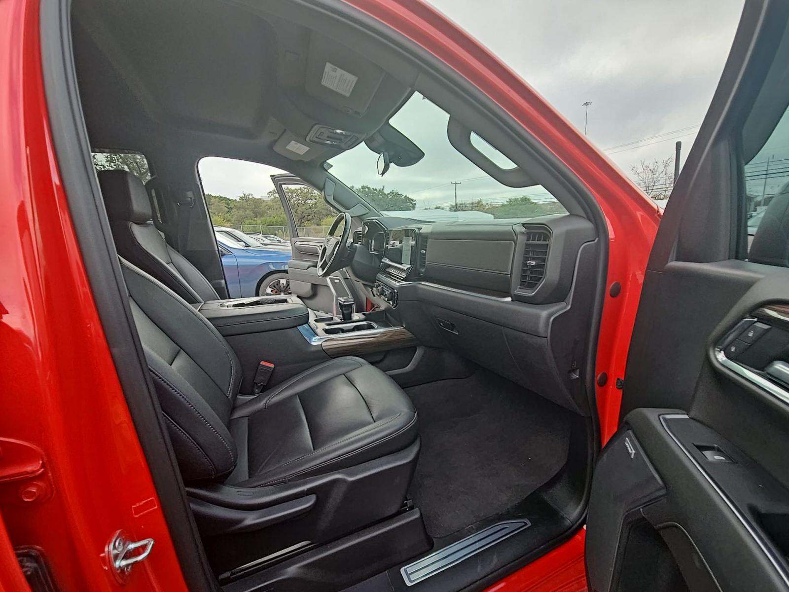 2022 Chevrolet Silverado 1500 RST AWD