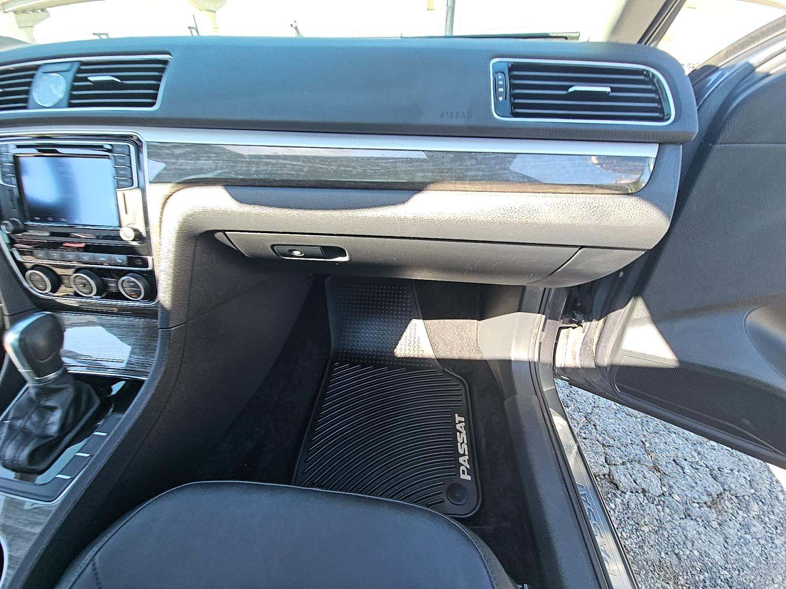 2016 Volkswagen Passat 1.8T SEL FWD