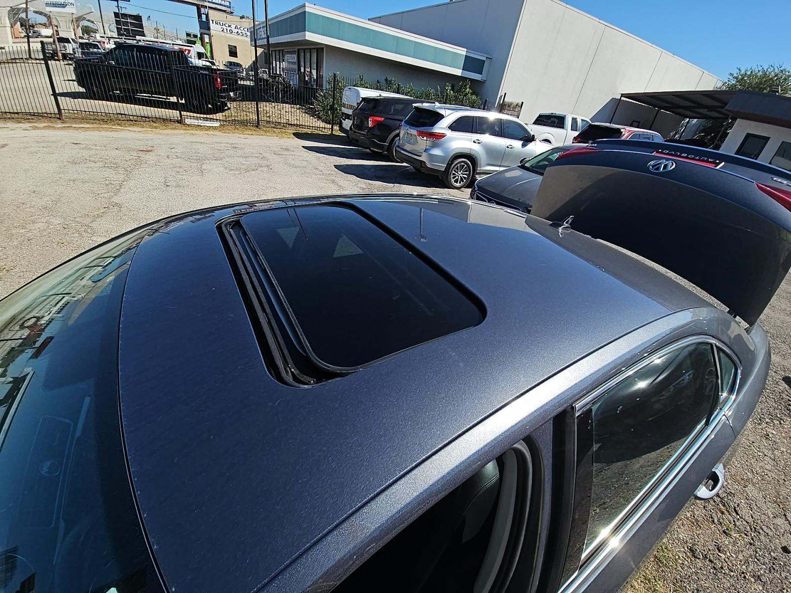 2016 Volkswagen Passat 1.8T SEL FWD