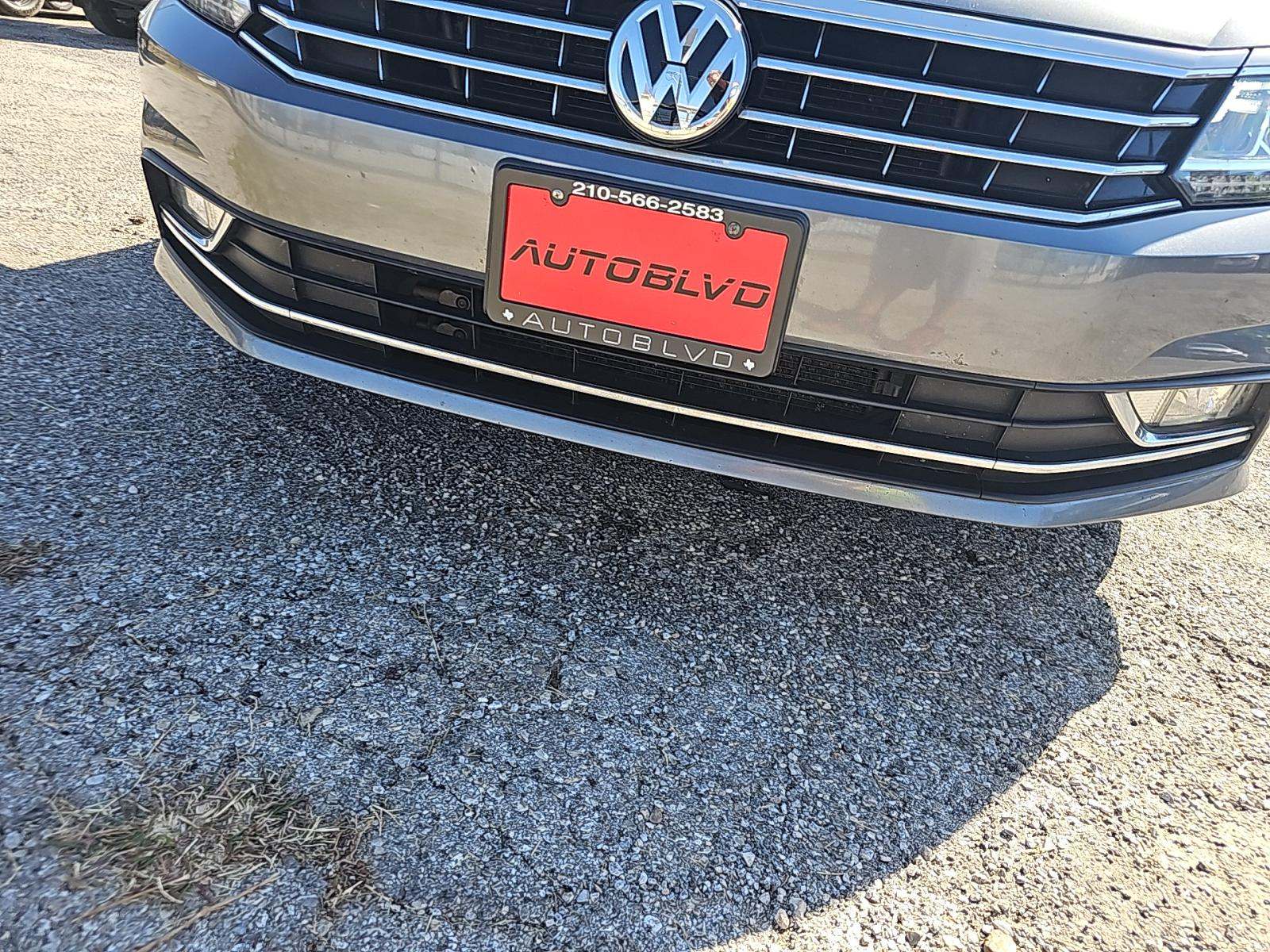 2016 Volkswagen Passat 1.8T SEL FWD