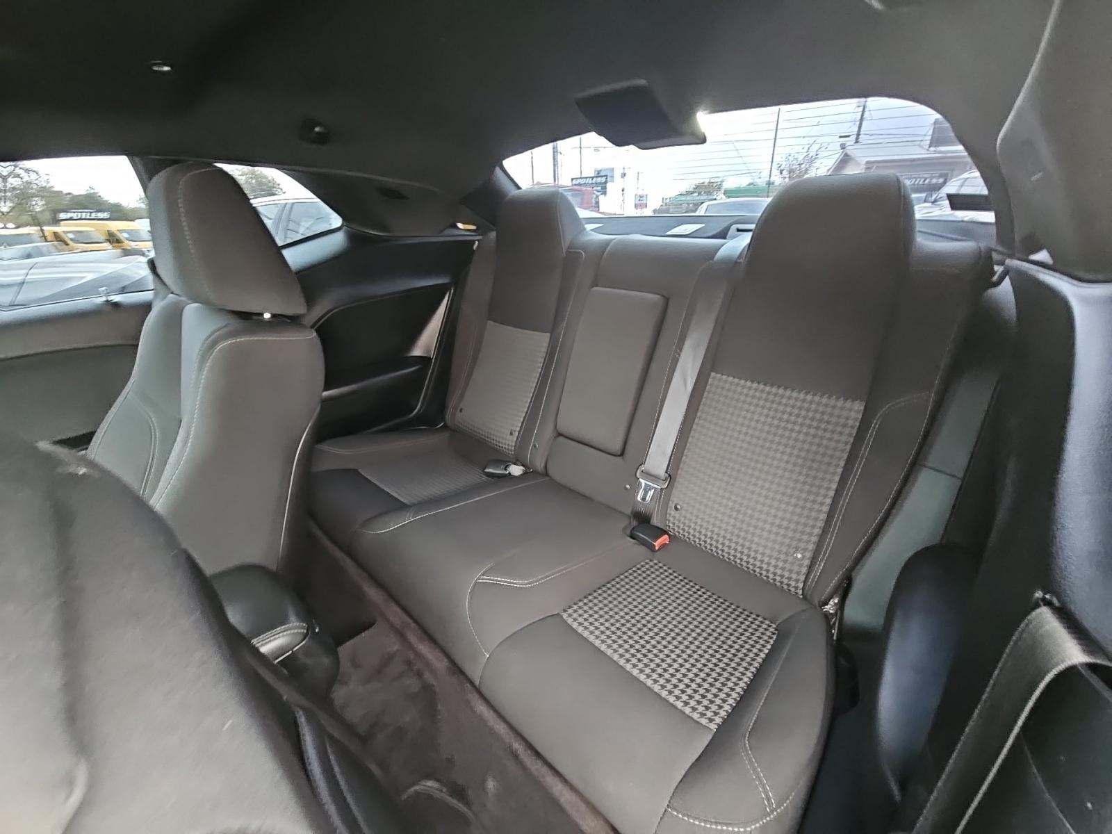 2018 Dodge Challenger R/T RWD