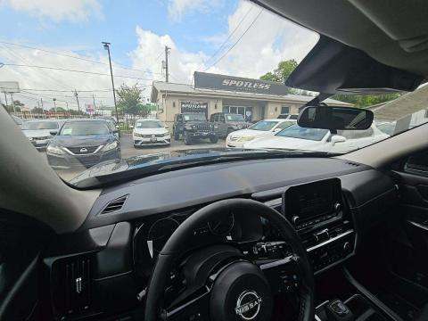 2022 Nissan Pathfinder SV FWD
