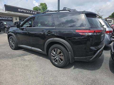 2022 Nissan Pathfinder SV FWD