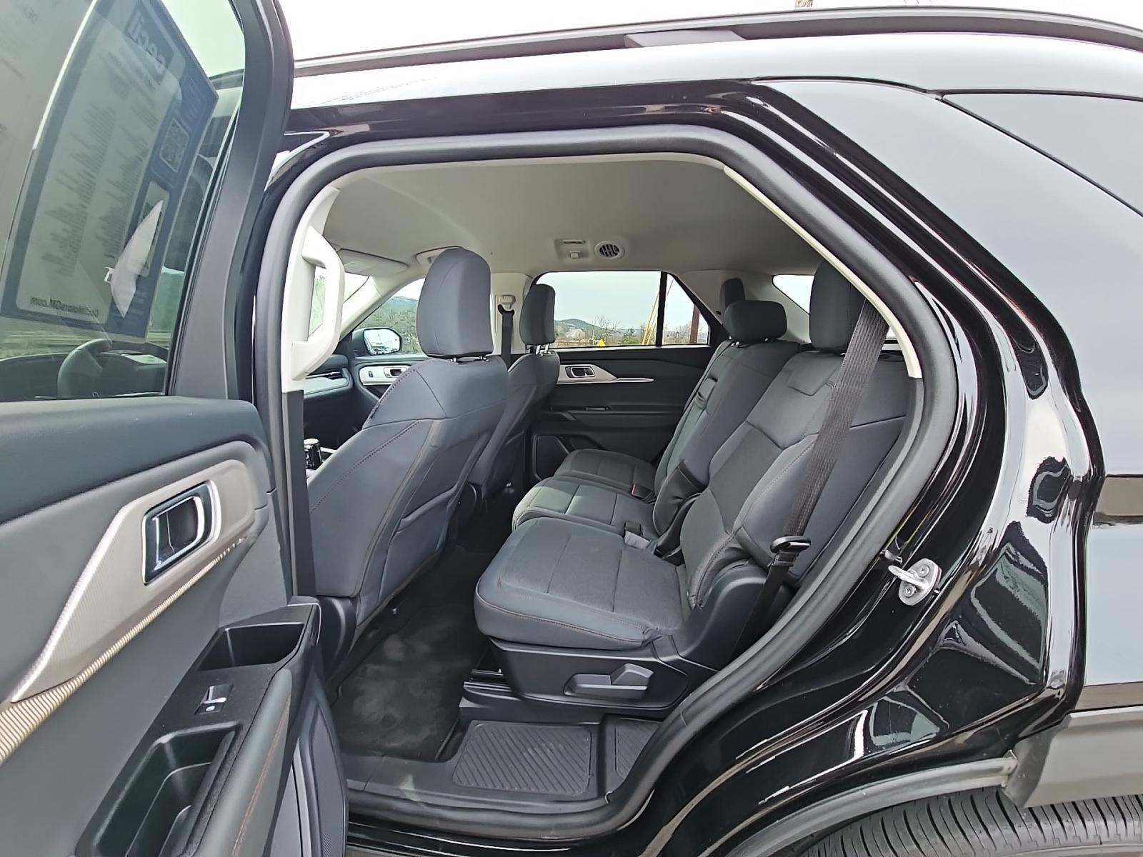 2025 Ford Explorer Active RWD