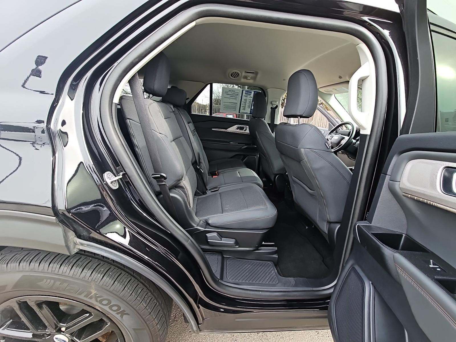 2025 Ford Explorer Active RWD