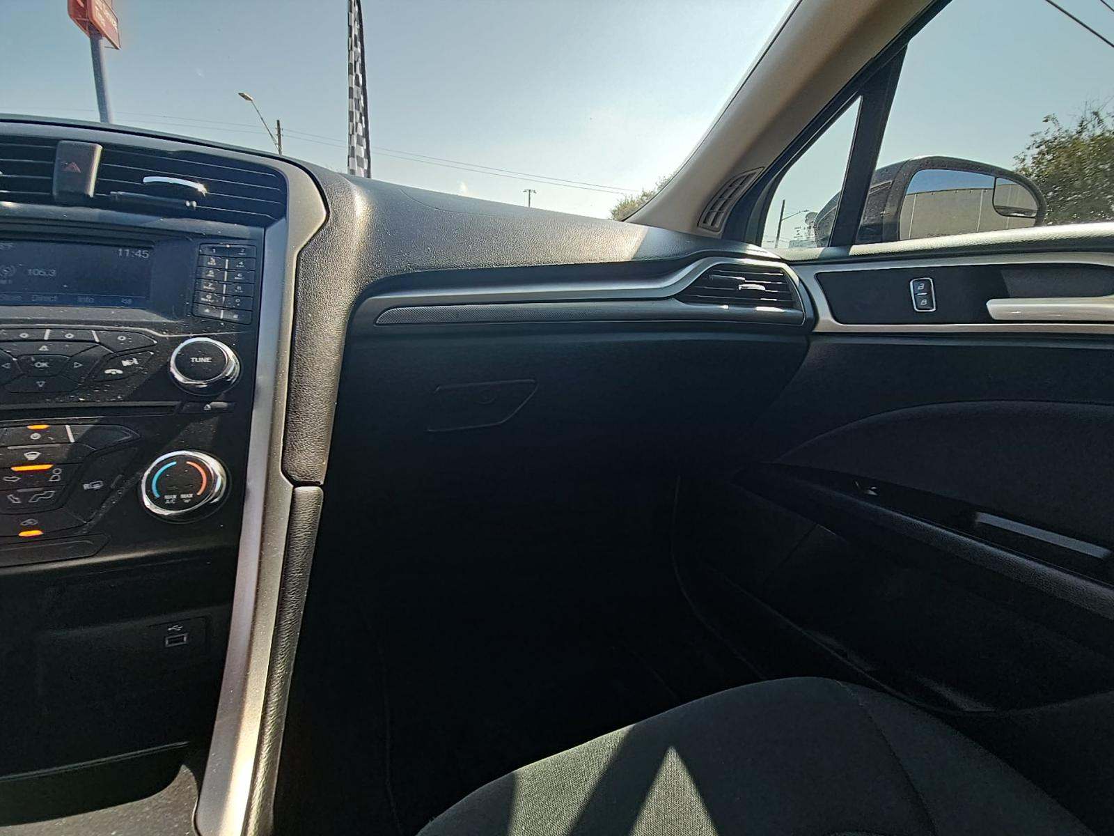 2017 Ford Fusion SE FWD