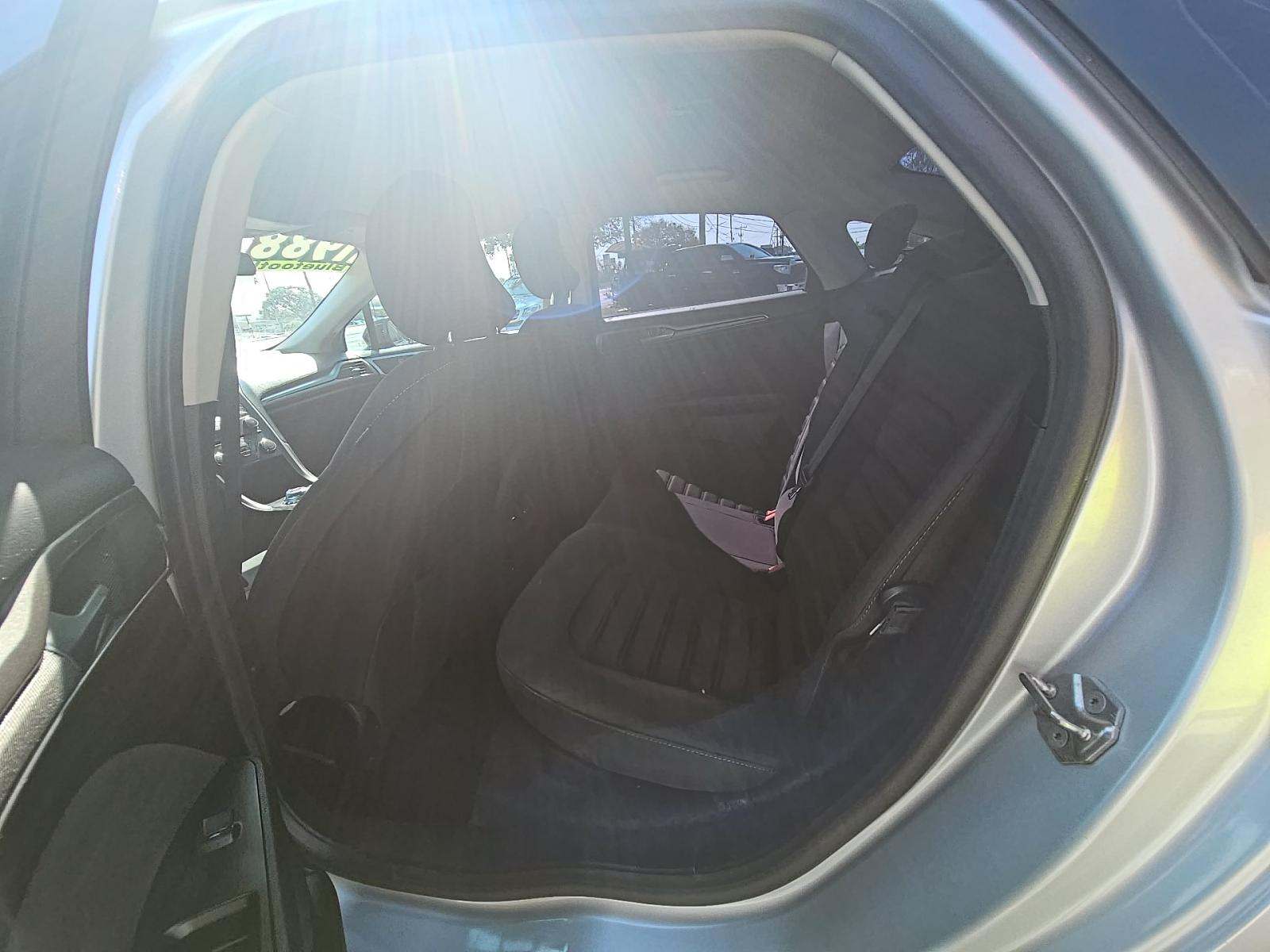 2017 Ford Fusion SE FWD