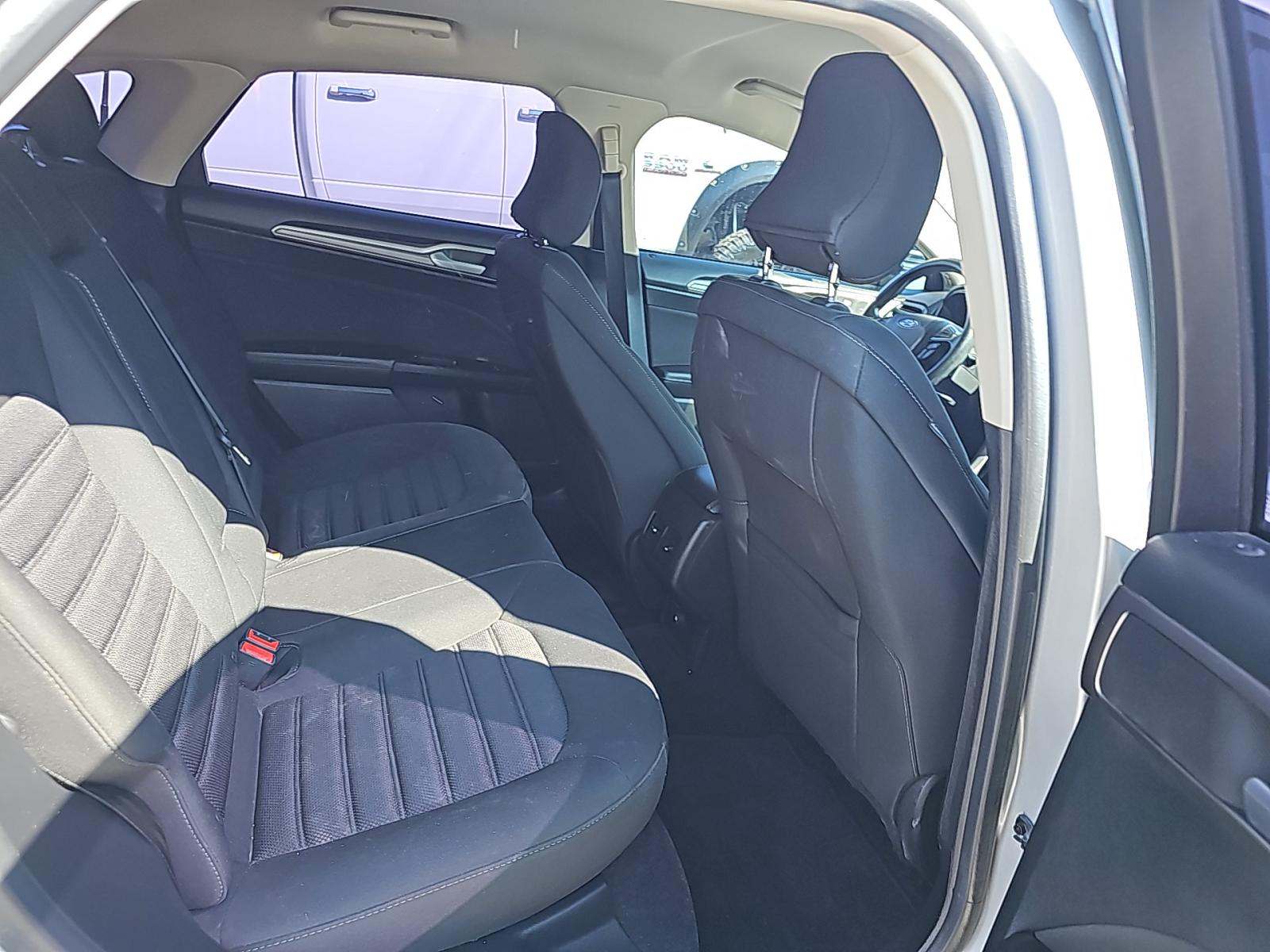 2017 Ford Fusion SE FWD