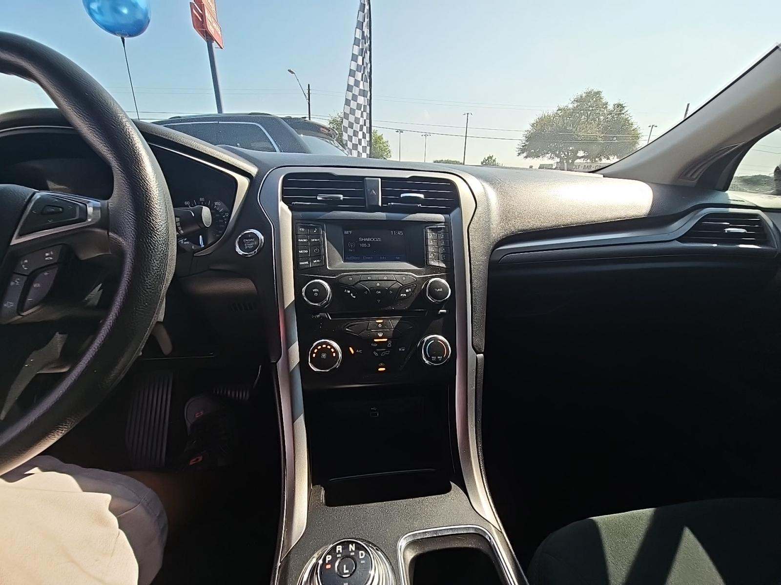 2017 Ford Fusion SE FWD