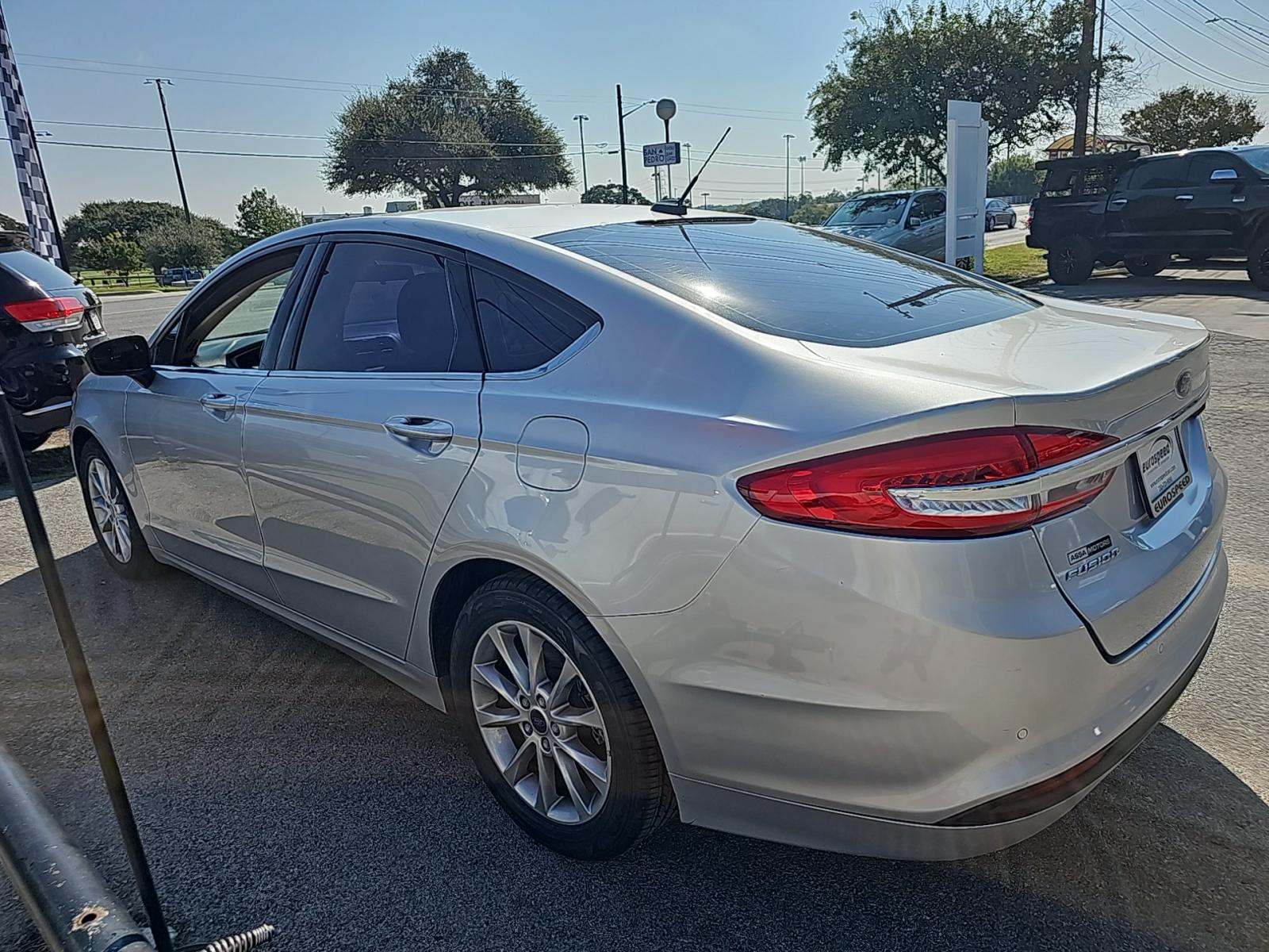 2017 Ford Fusion SE FWD