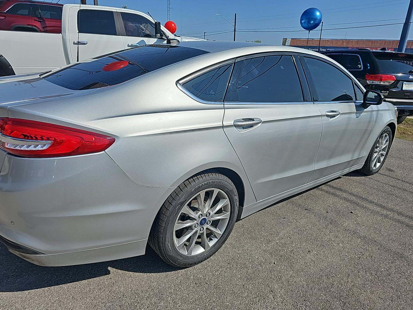 2017 Ford Fusion SE FWD