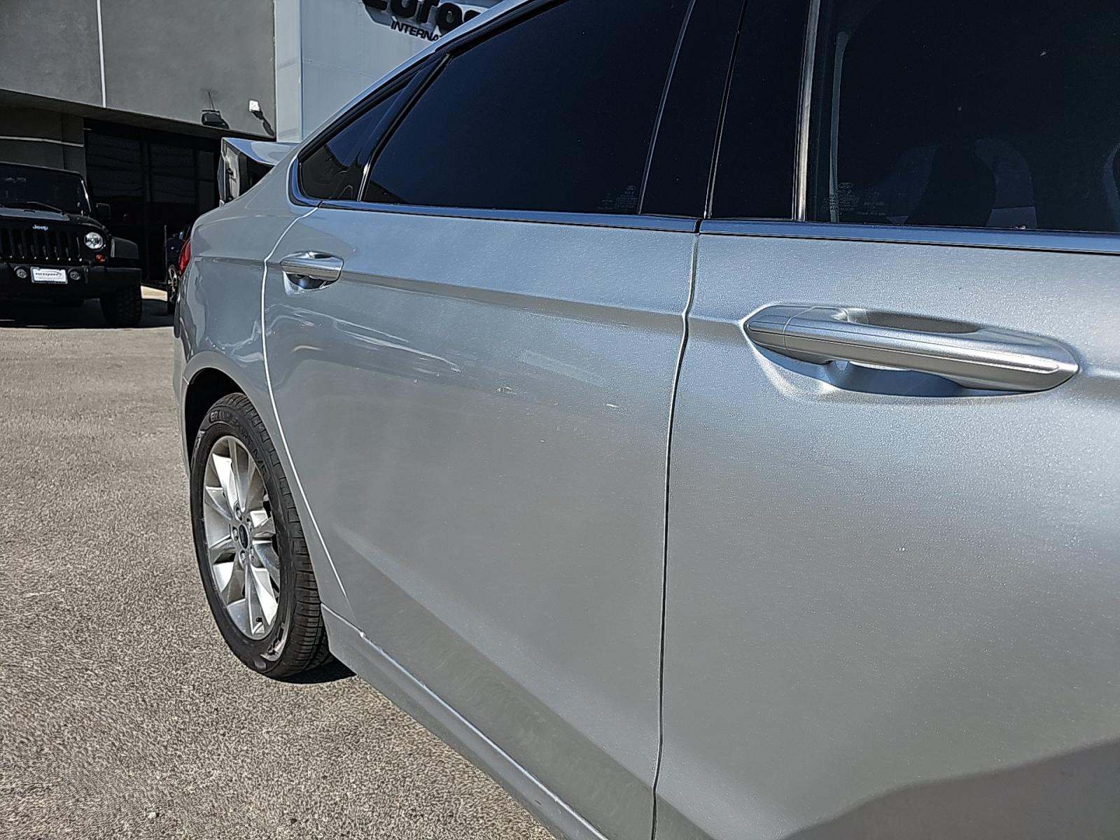 2017 Ford Fusion SE FWD