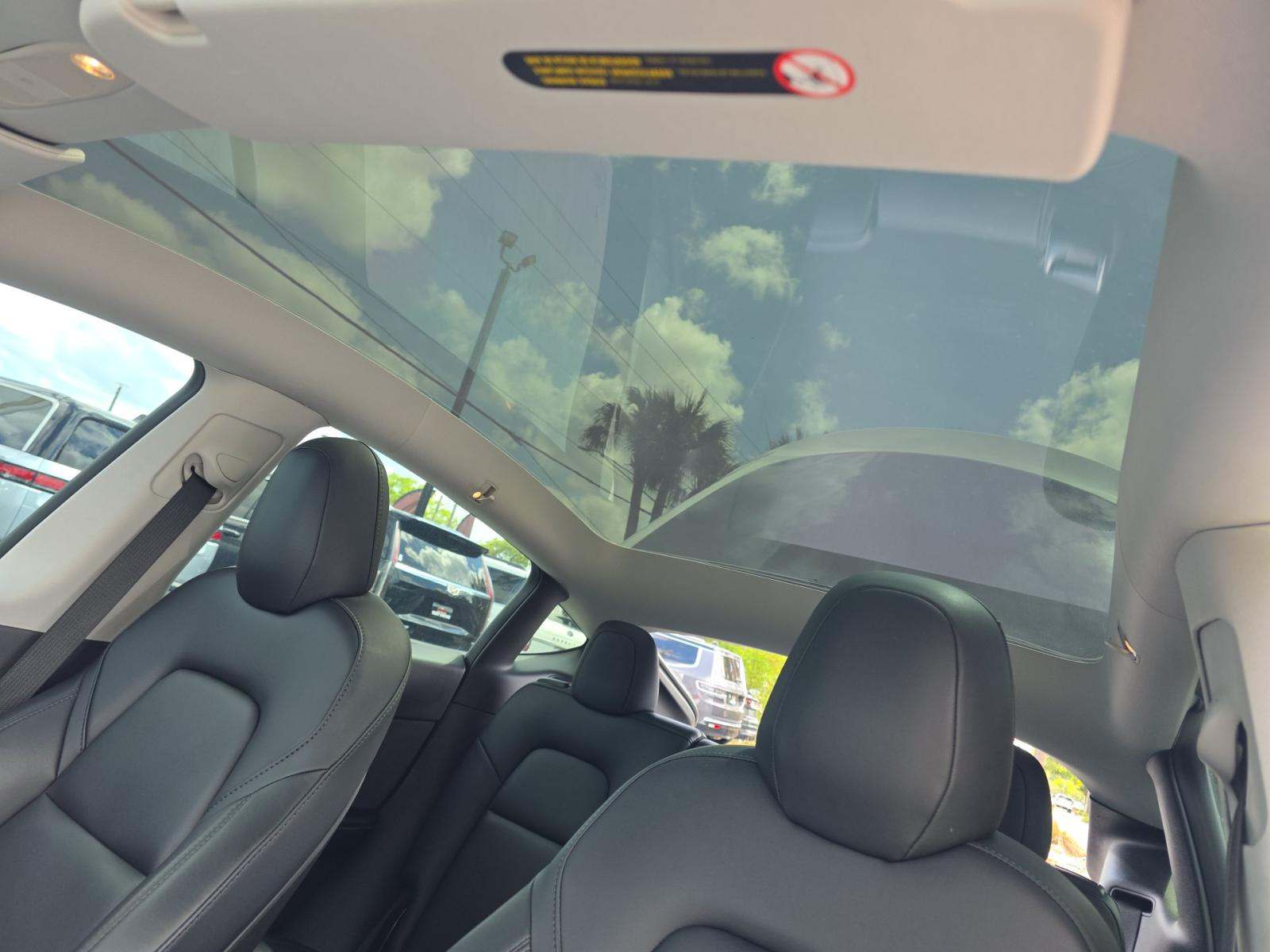TESLA MODEL Y - 7