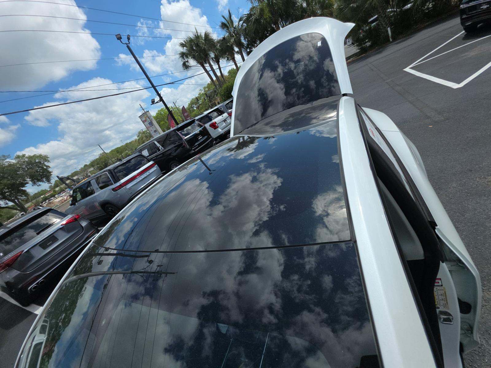 TESLA MODEL Y - 8