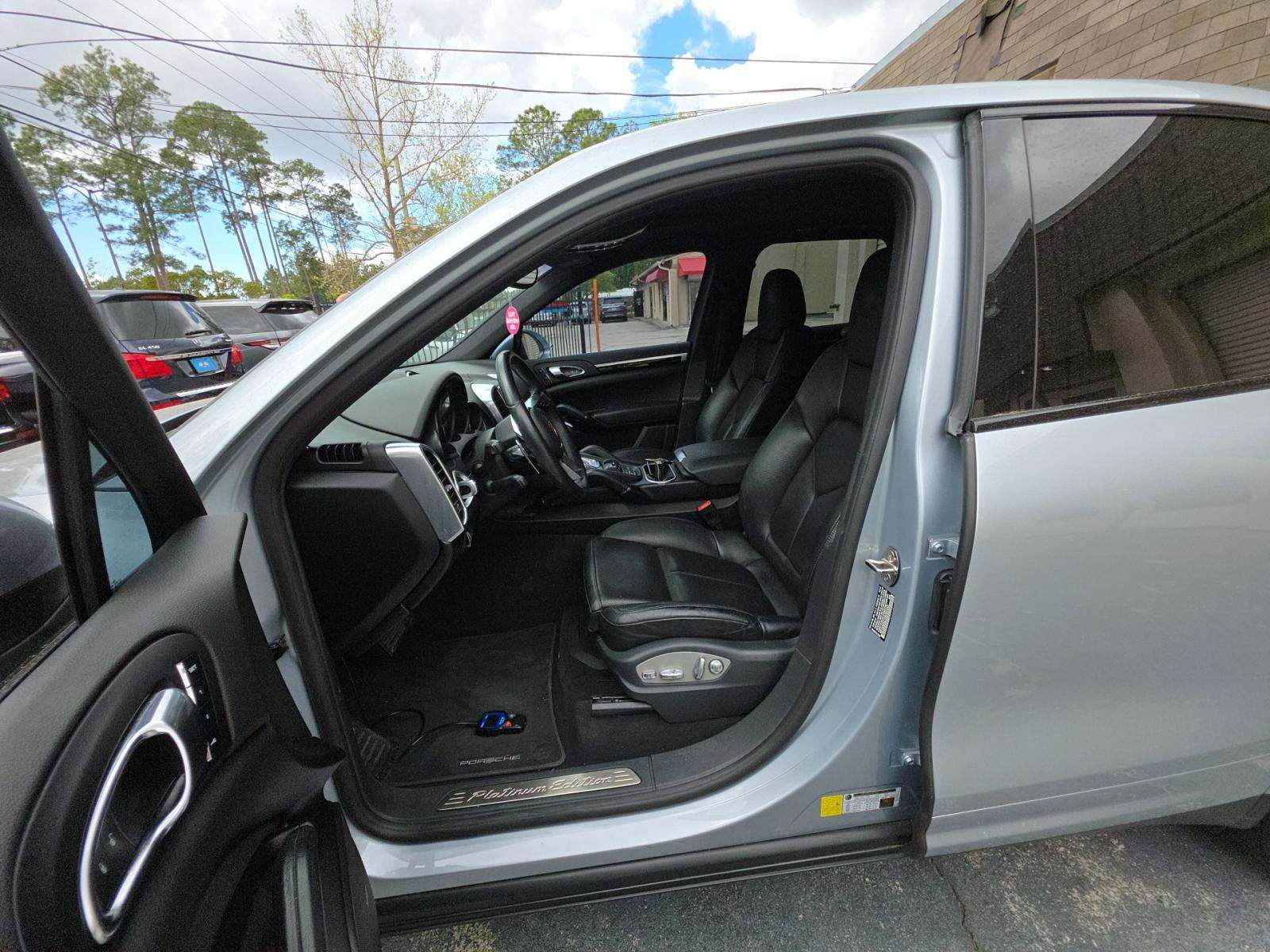2017 Porsche Cayenne Platinum Edition AWD