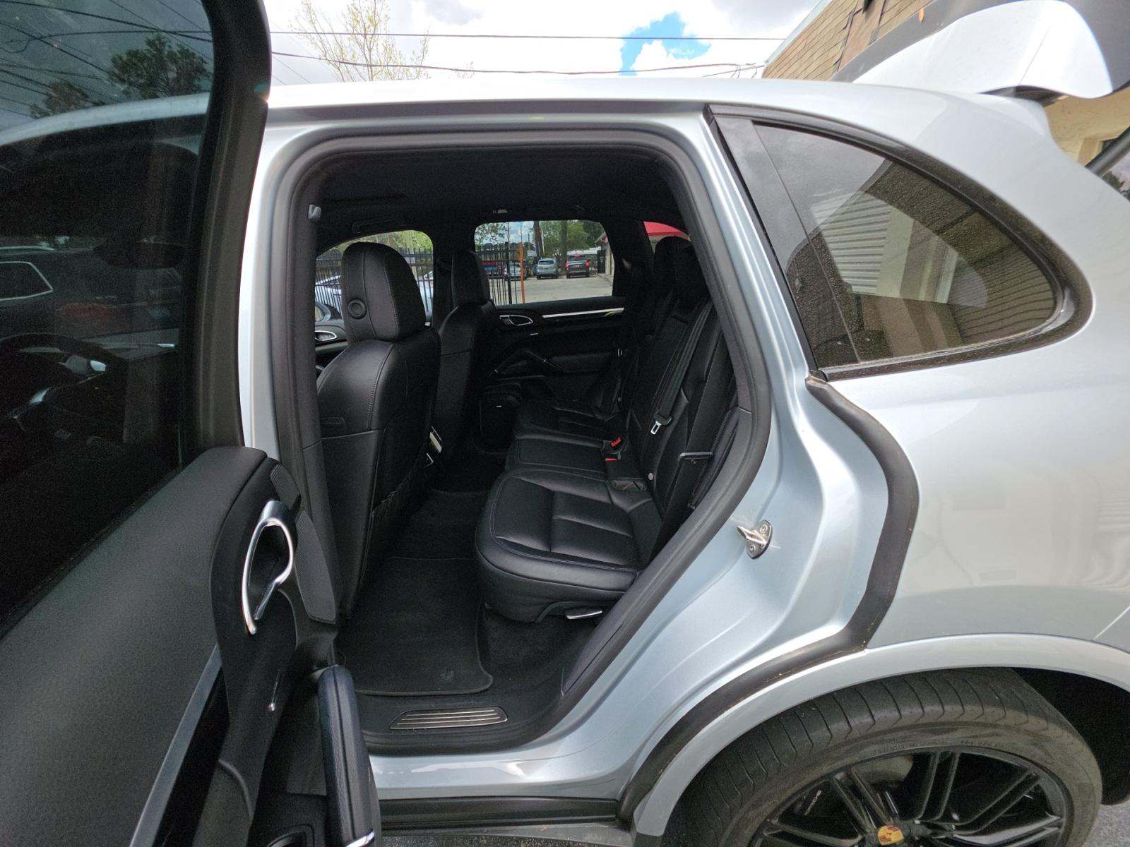 2017 Porsche Cayenne Platinum Edition AWD