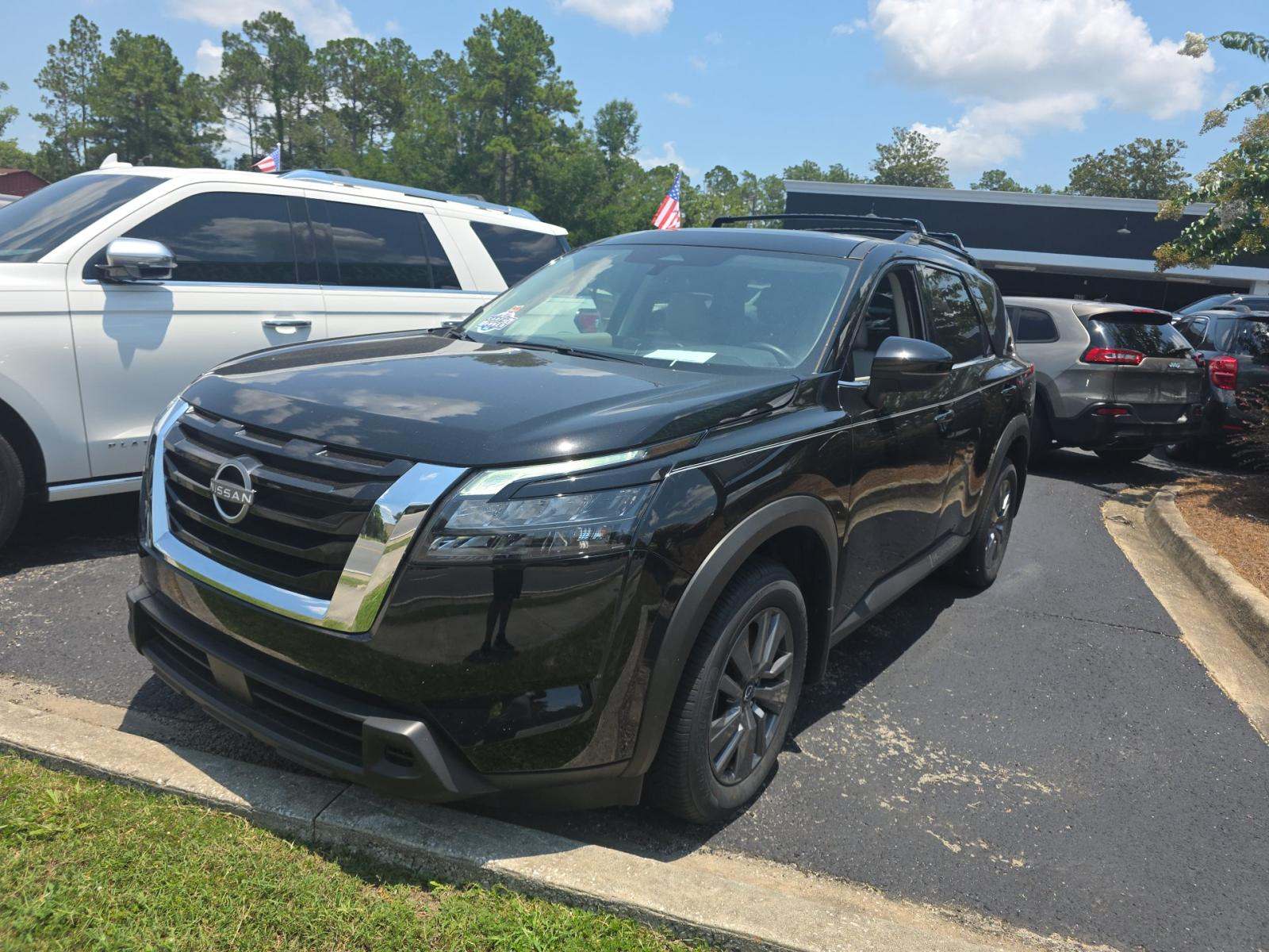 2024 Nissan Pathfinder SV FWD