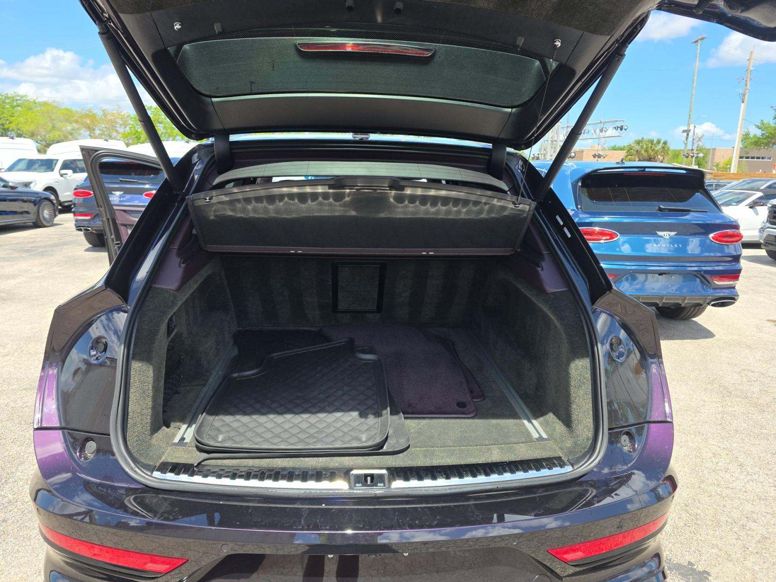 2023 Bentley Bentayga EWB Base AWD