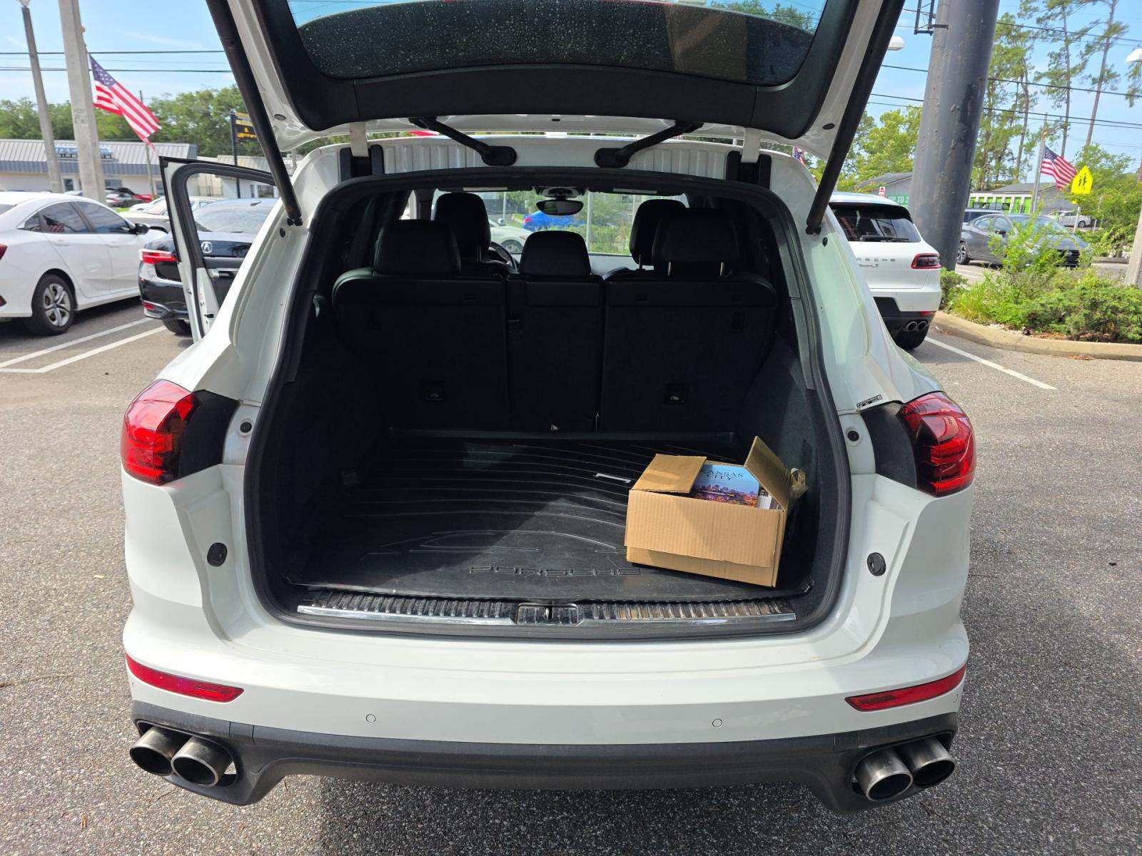 PORSCHE CAYENNE - 10