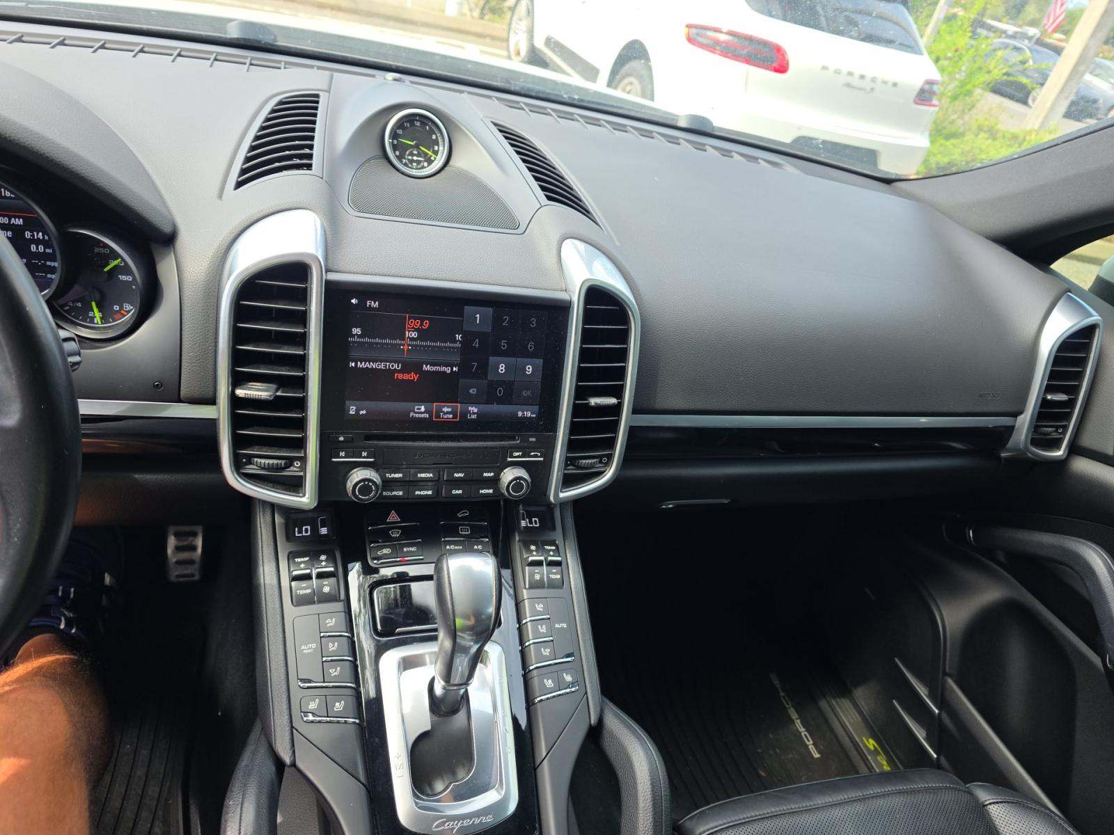 PORSCHE CAYENNE - 6