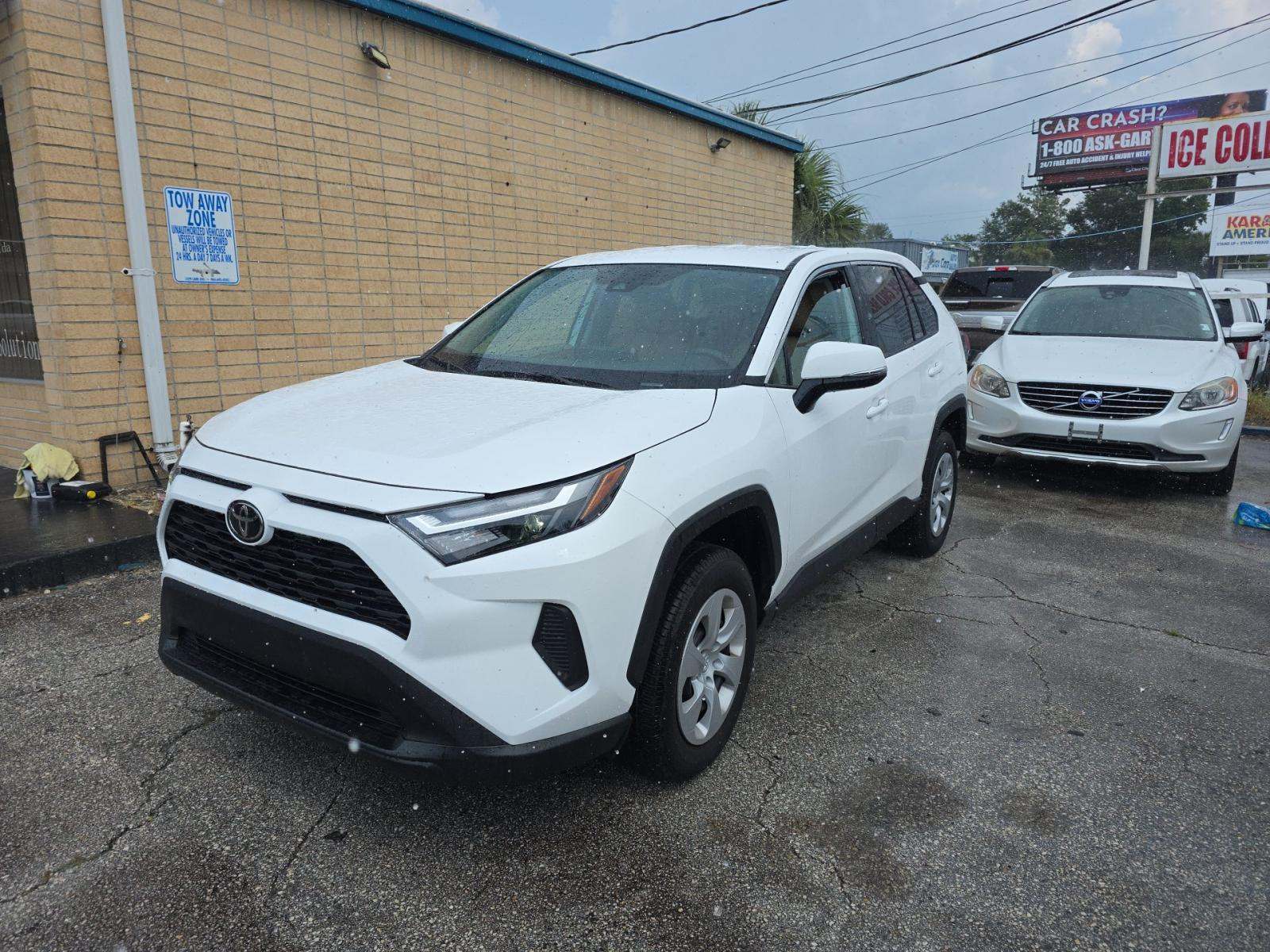 2025 Toyota RAV4 LE FWD
