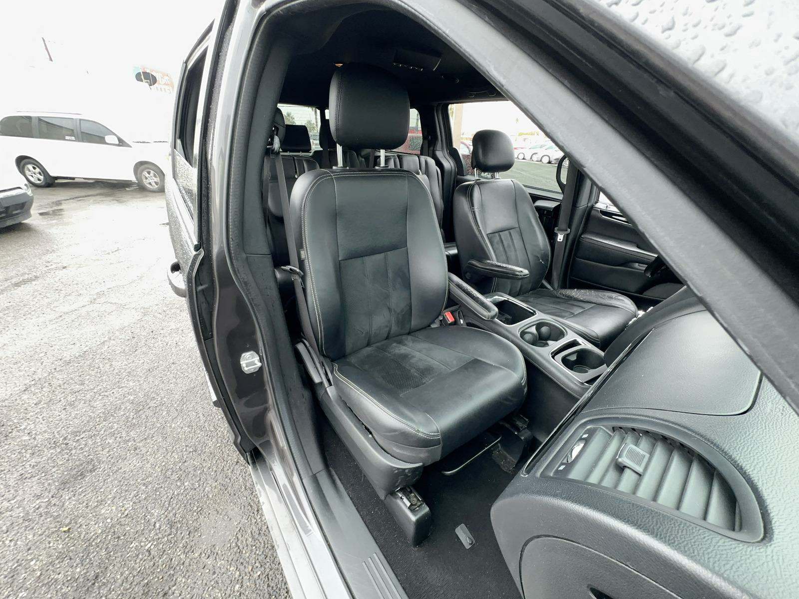 2017 Dodge Grand Caravan SXT FWD