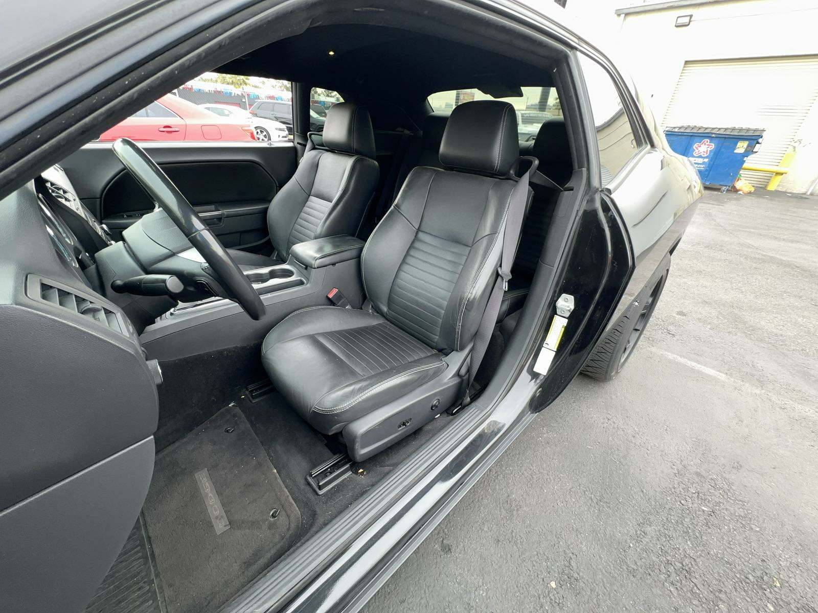 2011 Dodge Challenger R/T Classic RWD