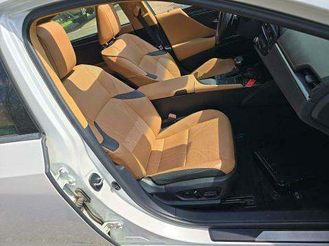 2022 Lexus ES ES 300h Ultra Luxury FWD