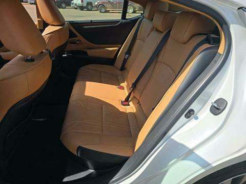 2022 Lexus ES ES 300h Ultra Luxury FWD