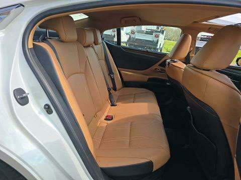 2022 Lexus ES ES 300h Ultra Luxury FWD