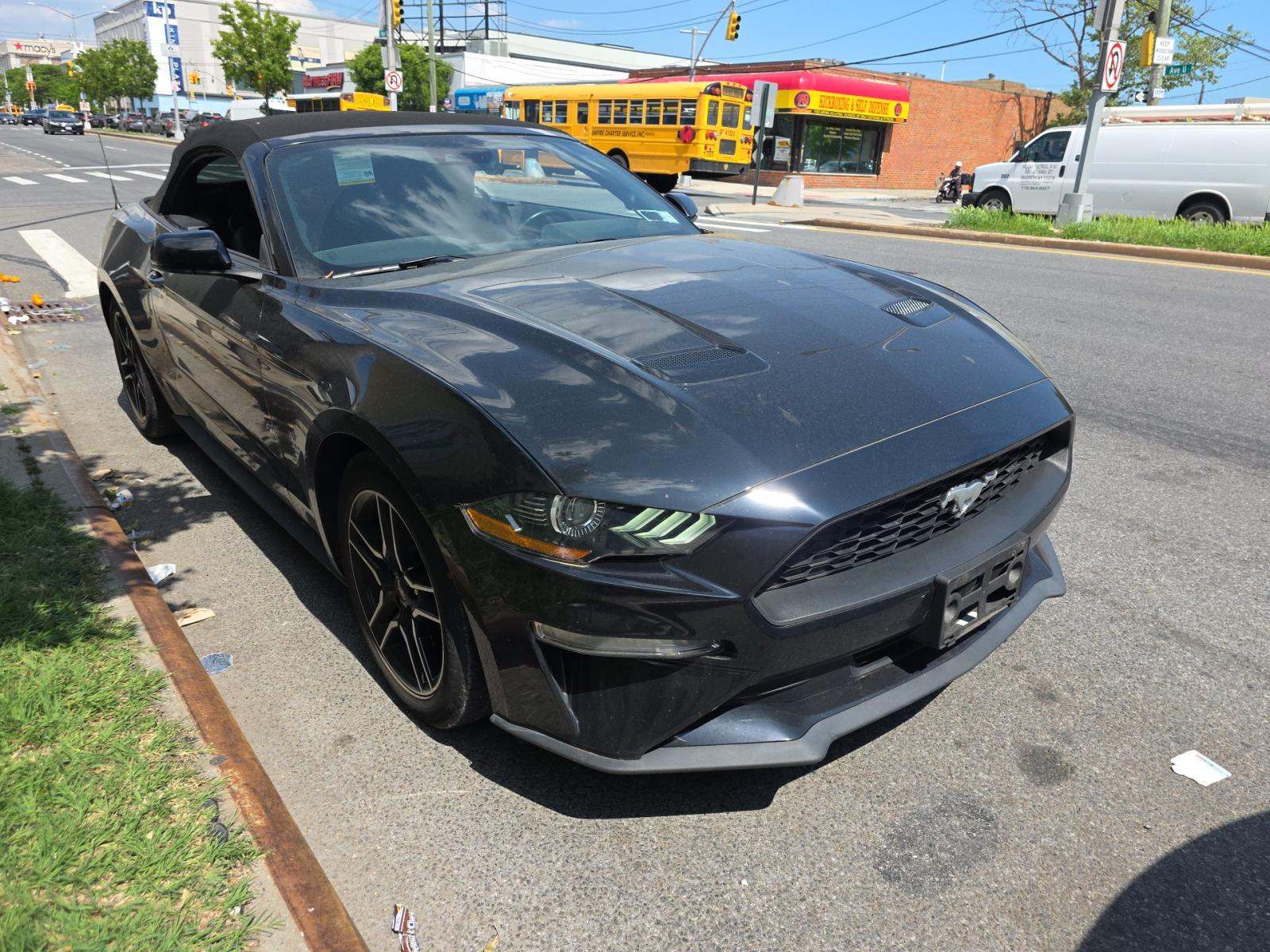 FORD MUSTANG - 4