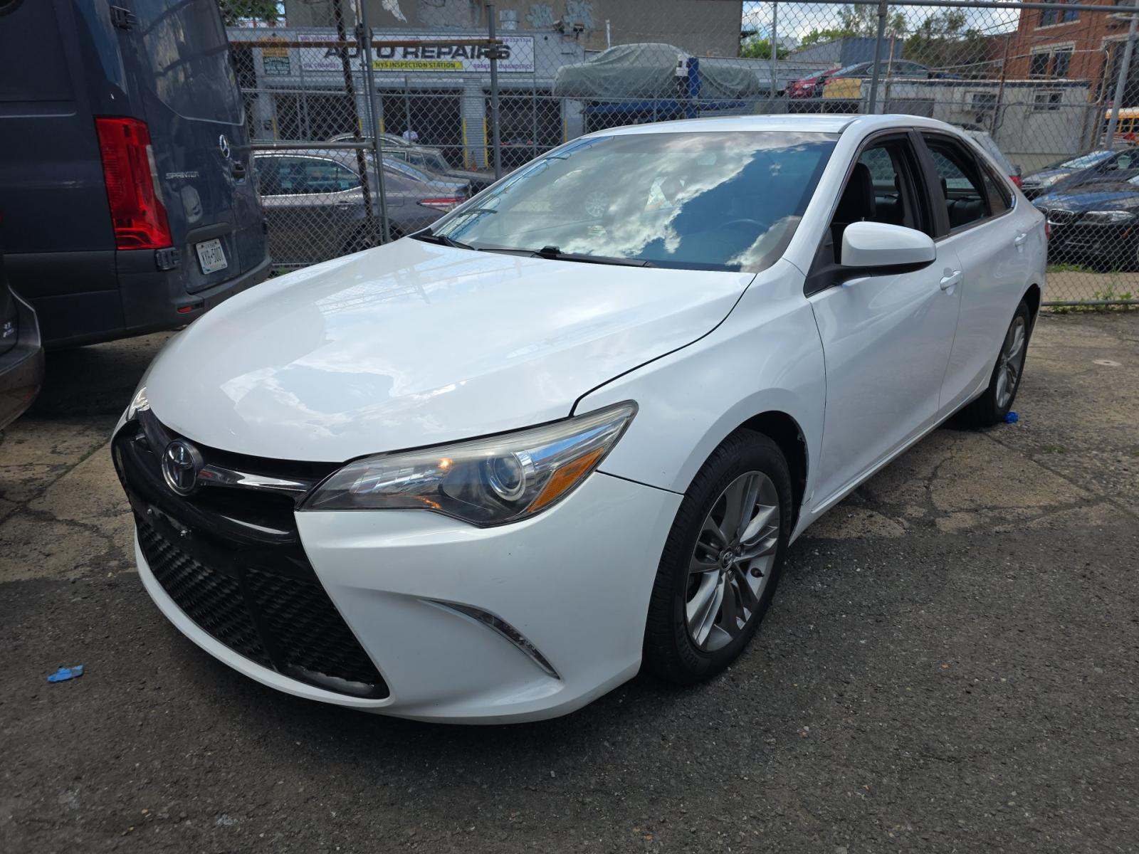 2015 Toyota Camry SE FWD