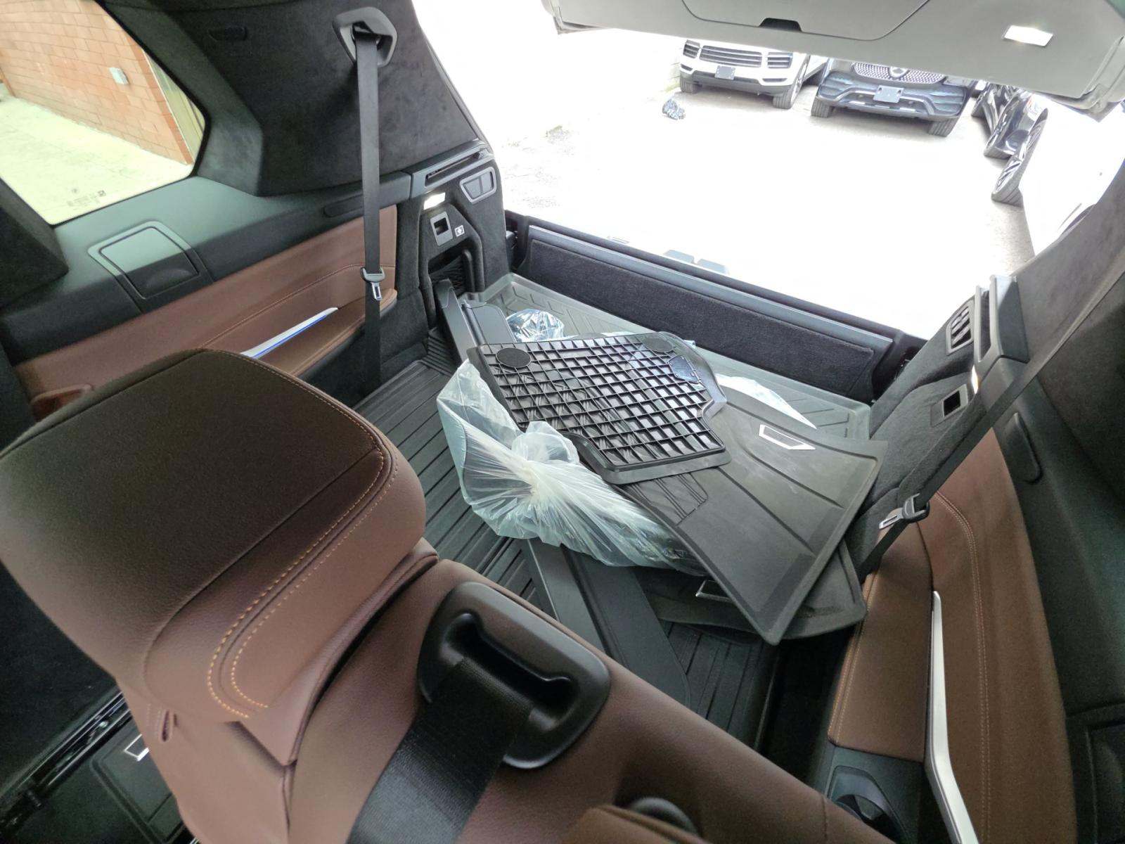 2022 BMW X7 xDrive40i AWD