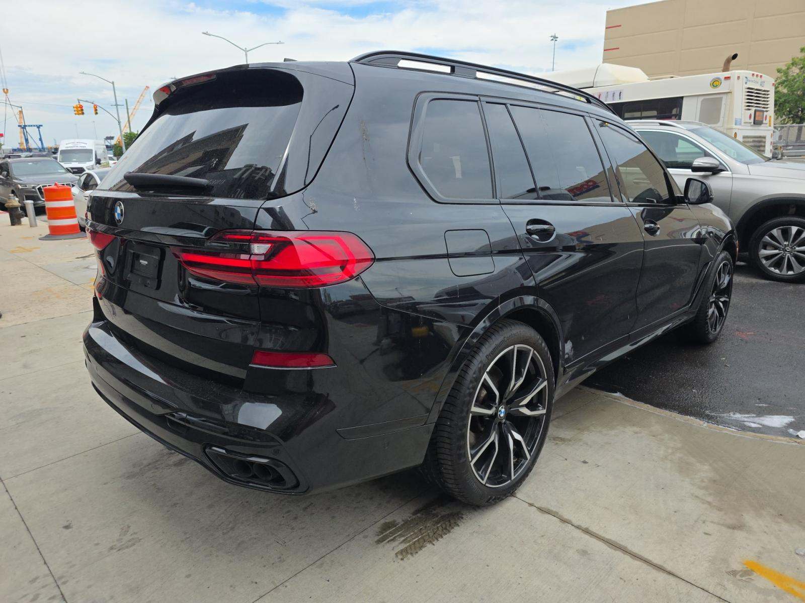 2022 BMW X7 xDrive40i AWD