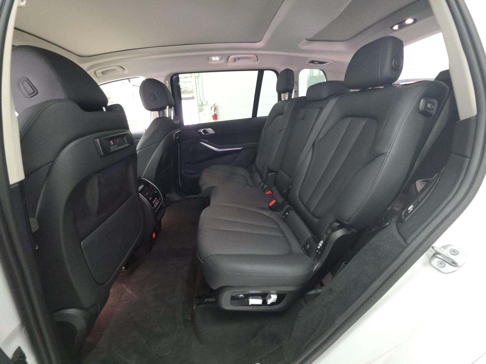 2022 BMW X7 xDrive40i AWD