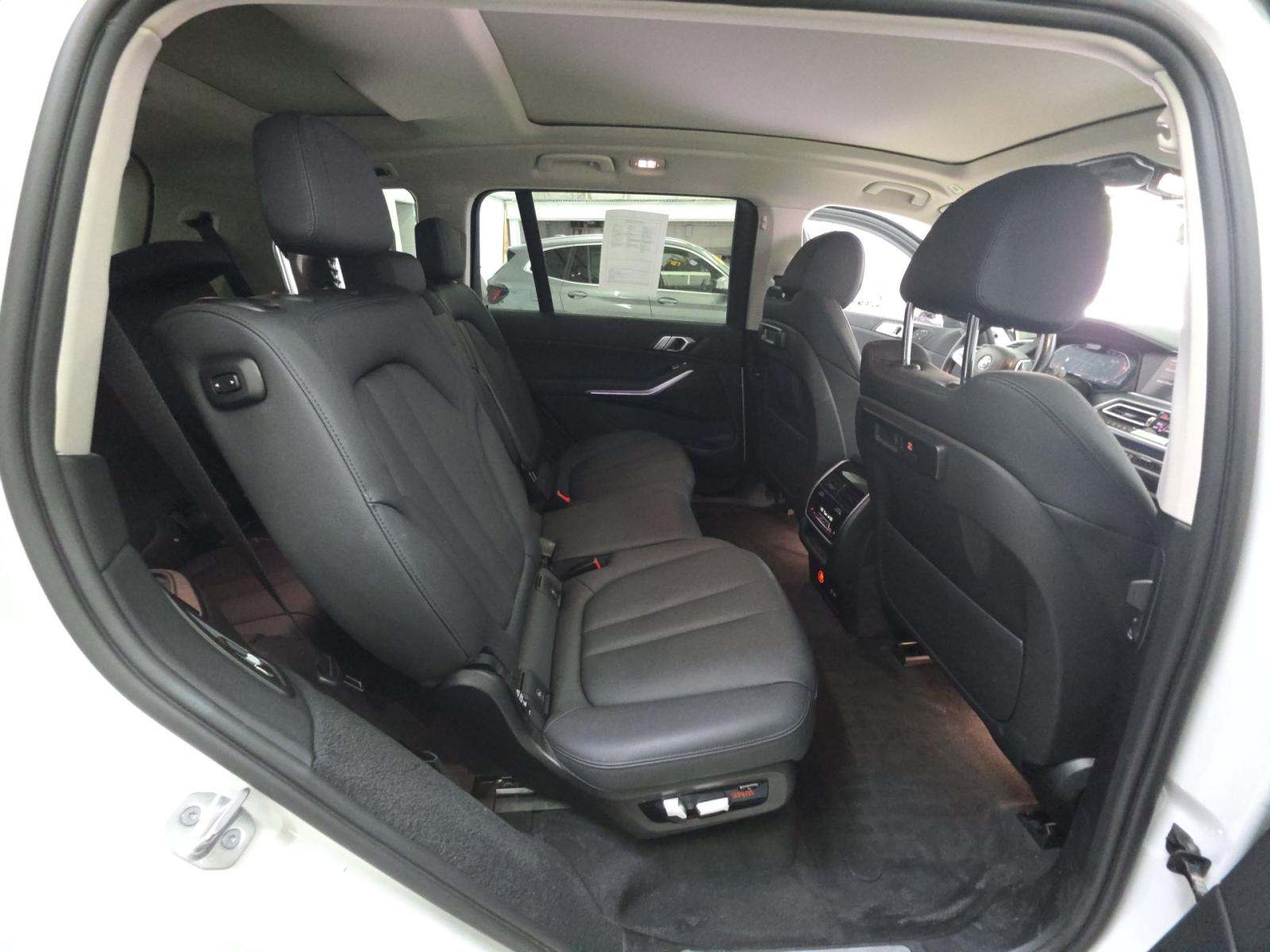 2022 BMW X7 xDrive40i AWD
