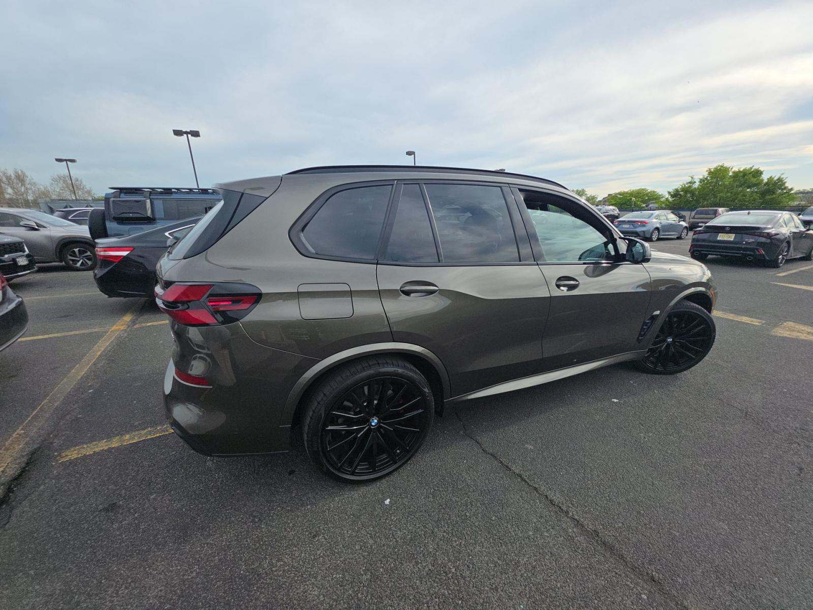 2024 BMW X5 M60i xDrive AWD