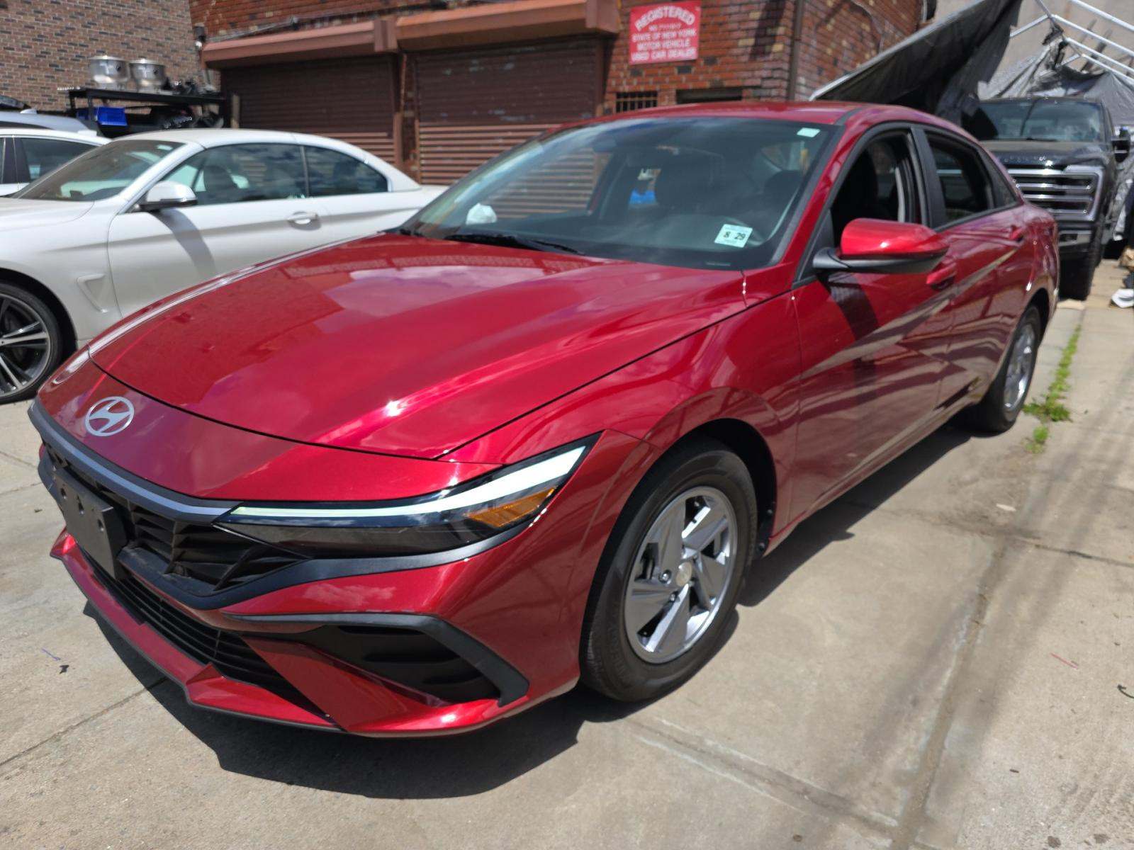 2024 Hyundai Elantra SE FWD